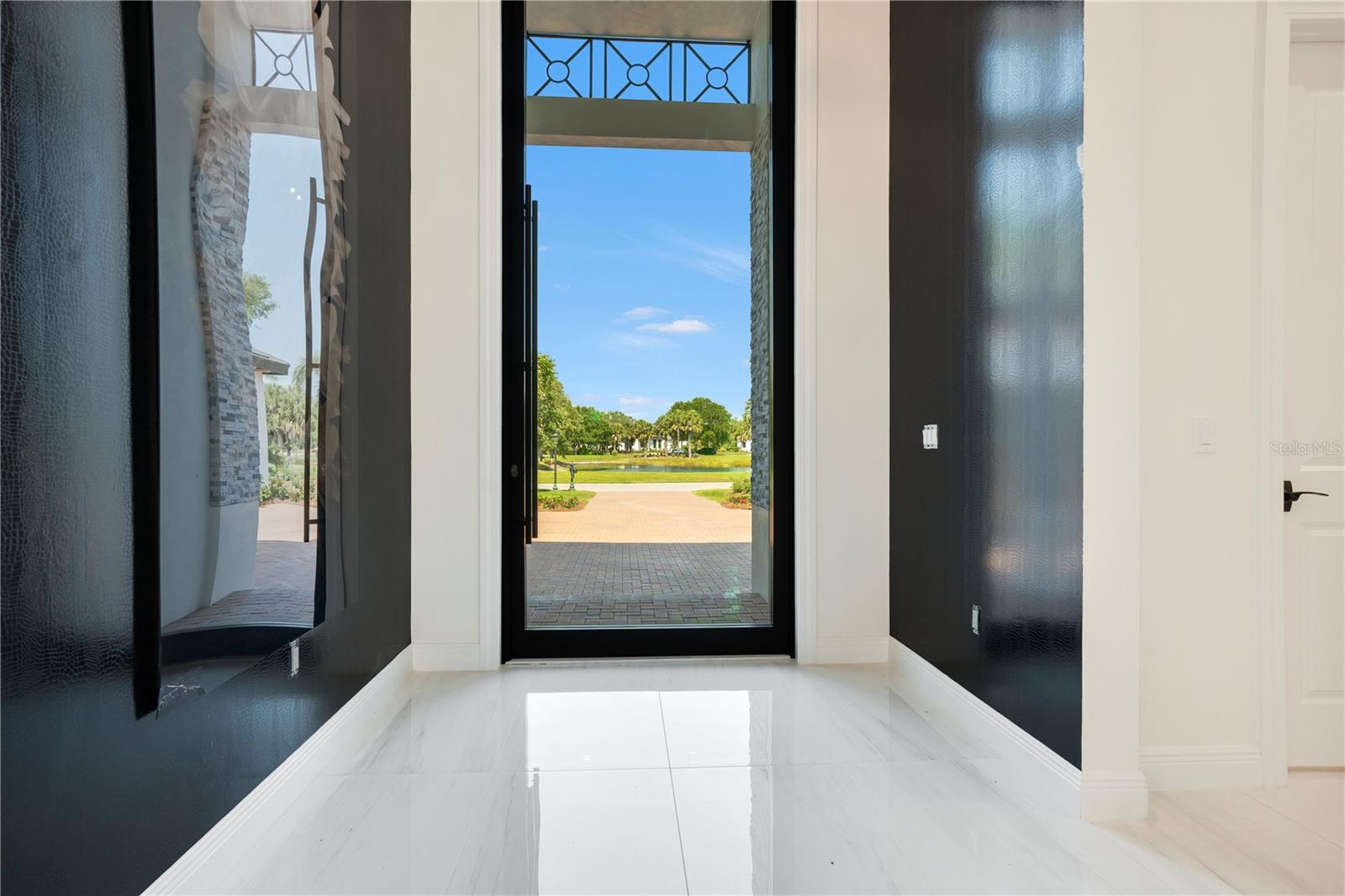 FOUNDERS CLUB - Residential