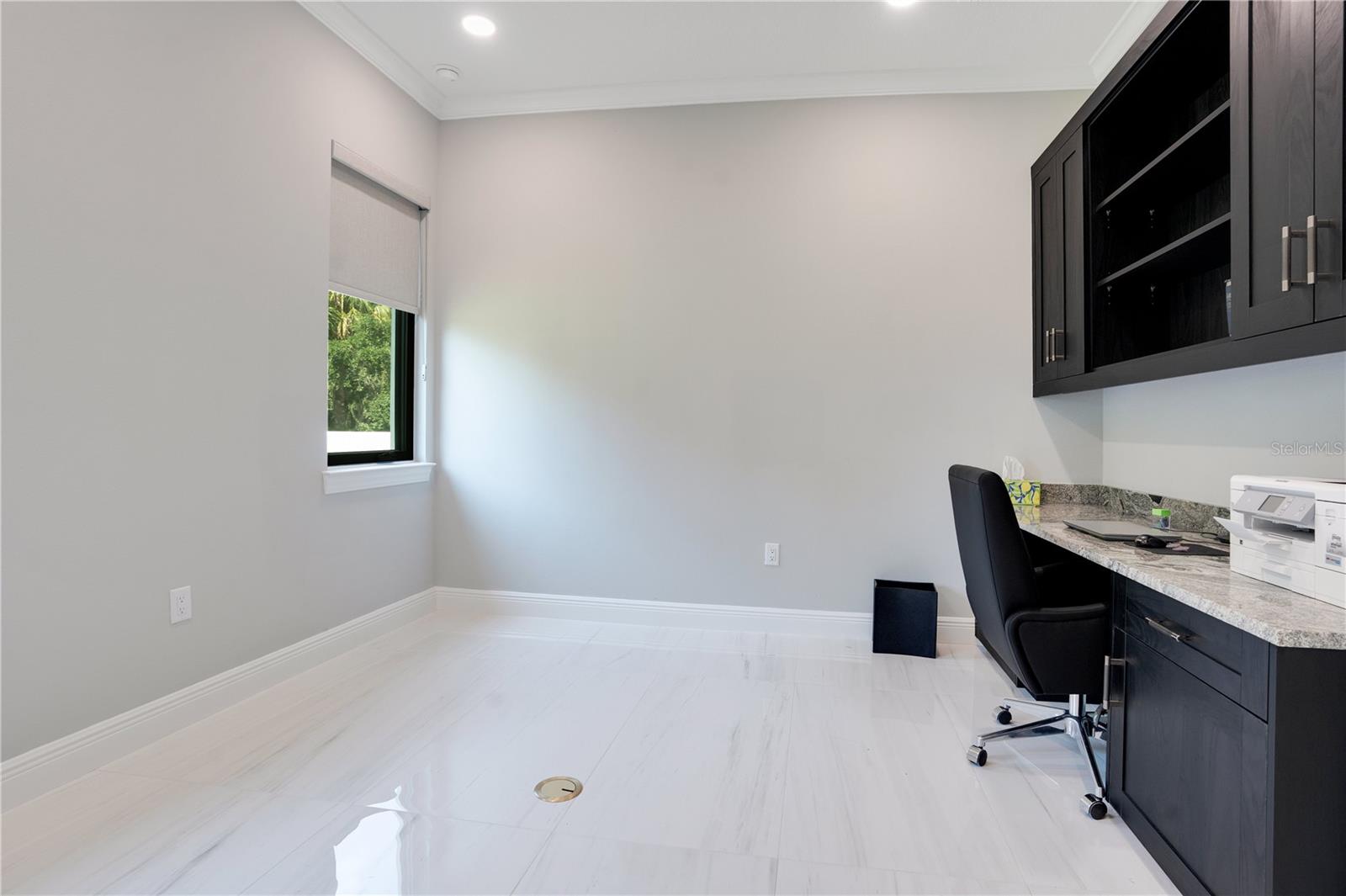 FOUNDERS CLUB - Residential