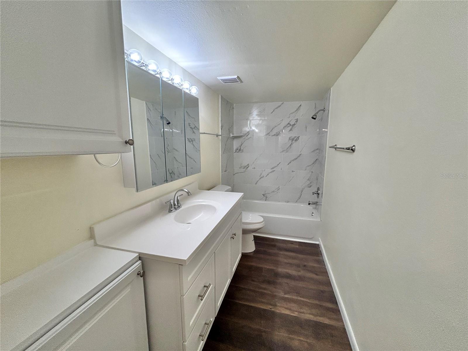 GOLDEN GATE CONDO - Residential