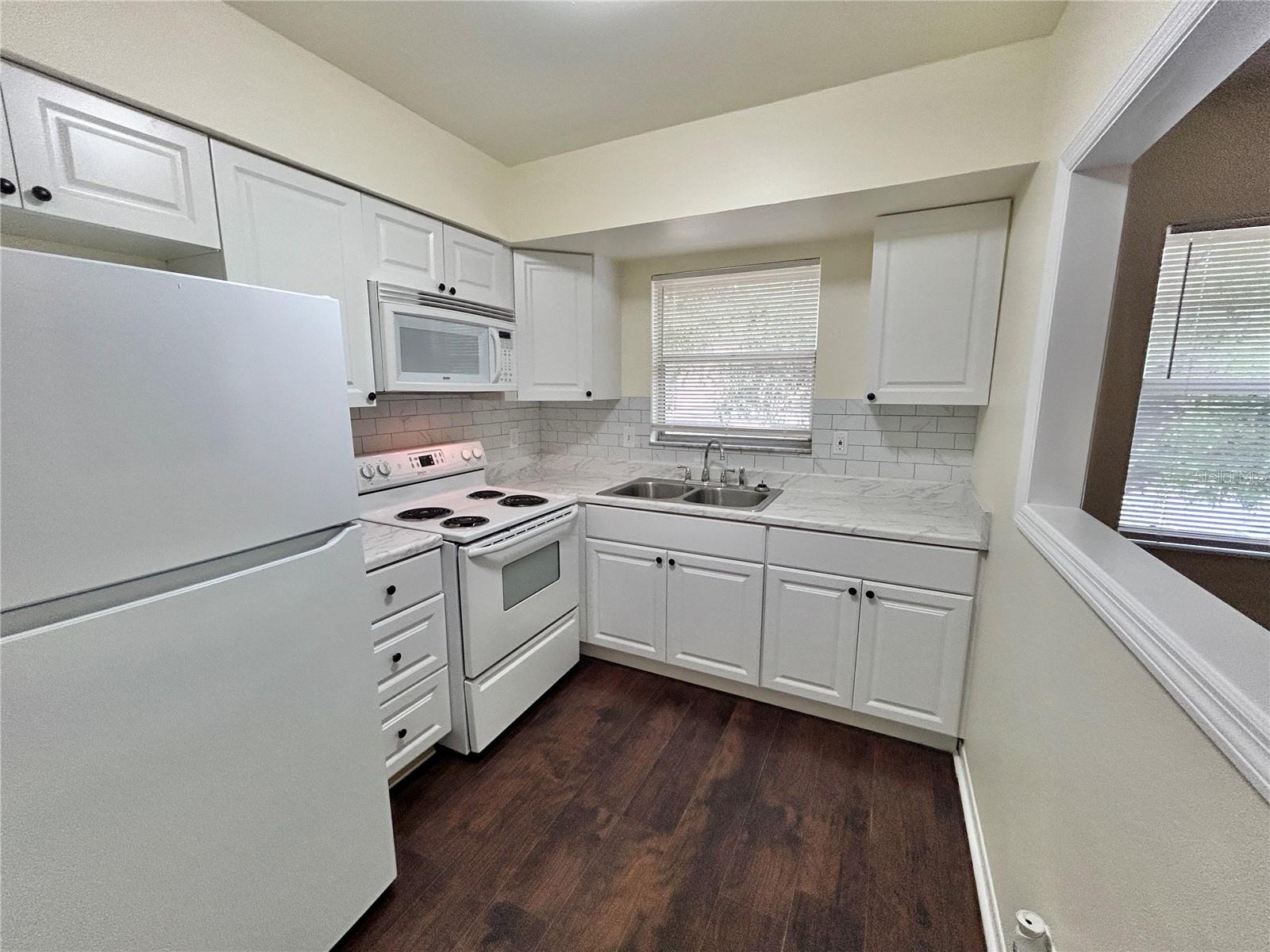 GOLDEN GATE CONDO - Residential