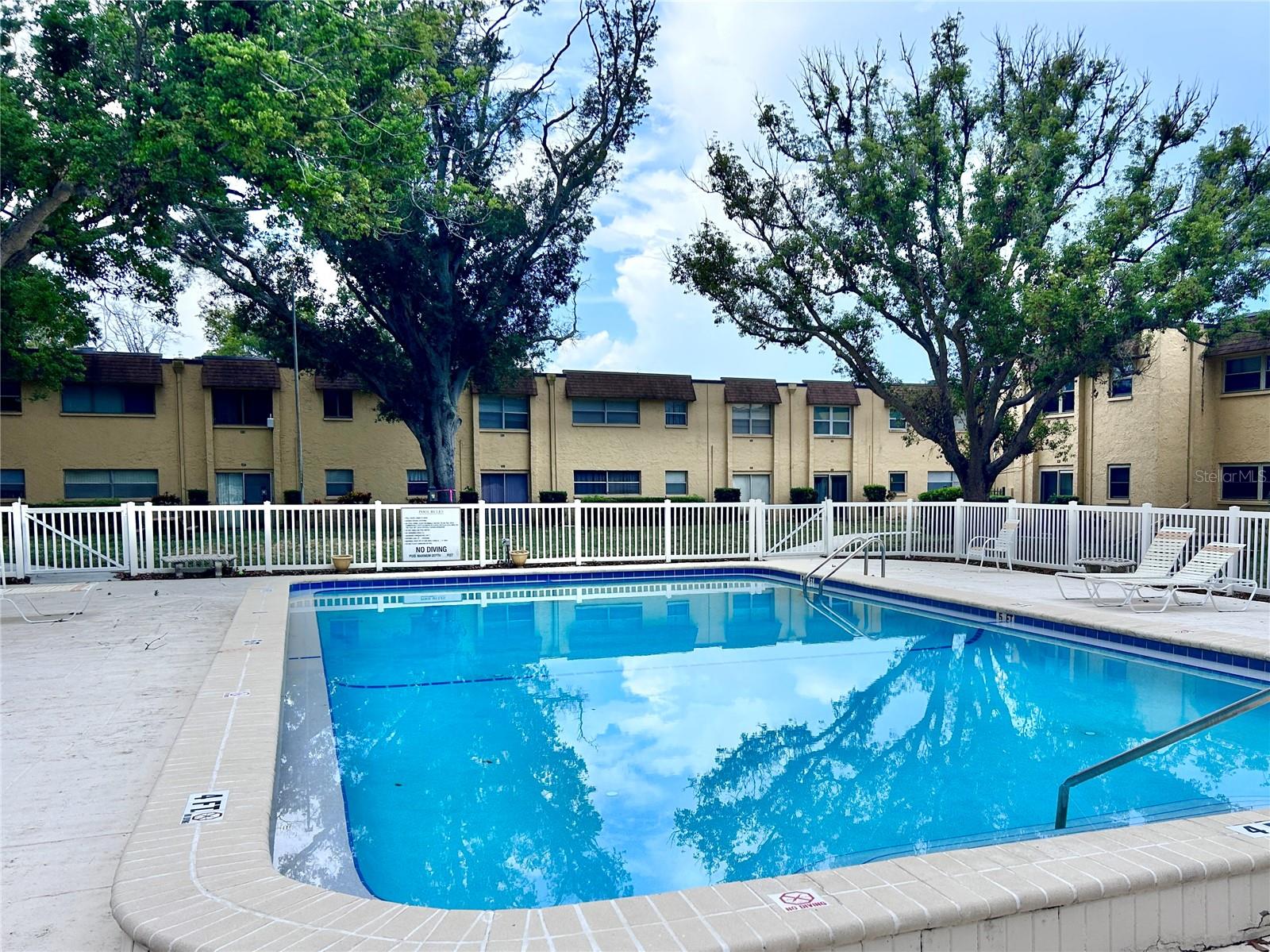 GOLDEN GATE CONDO - Residential