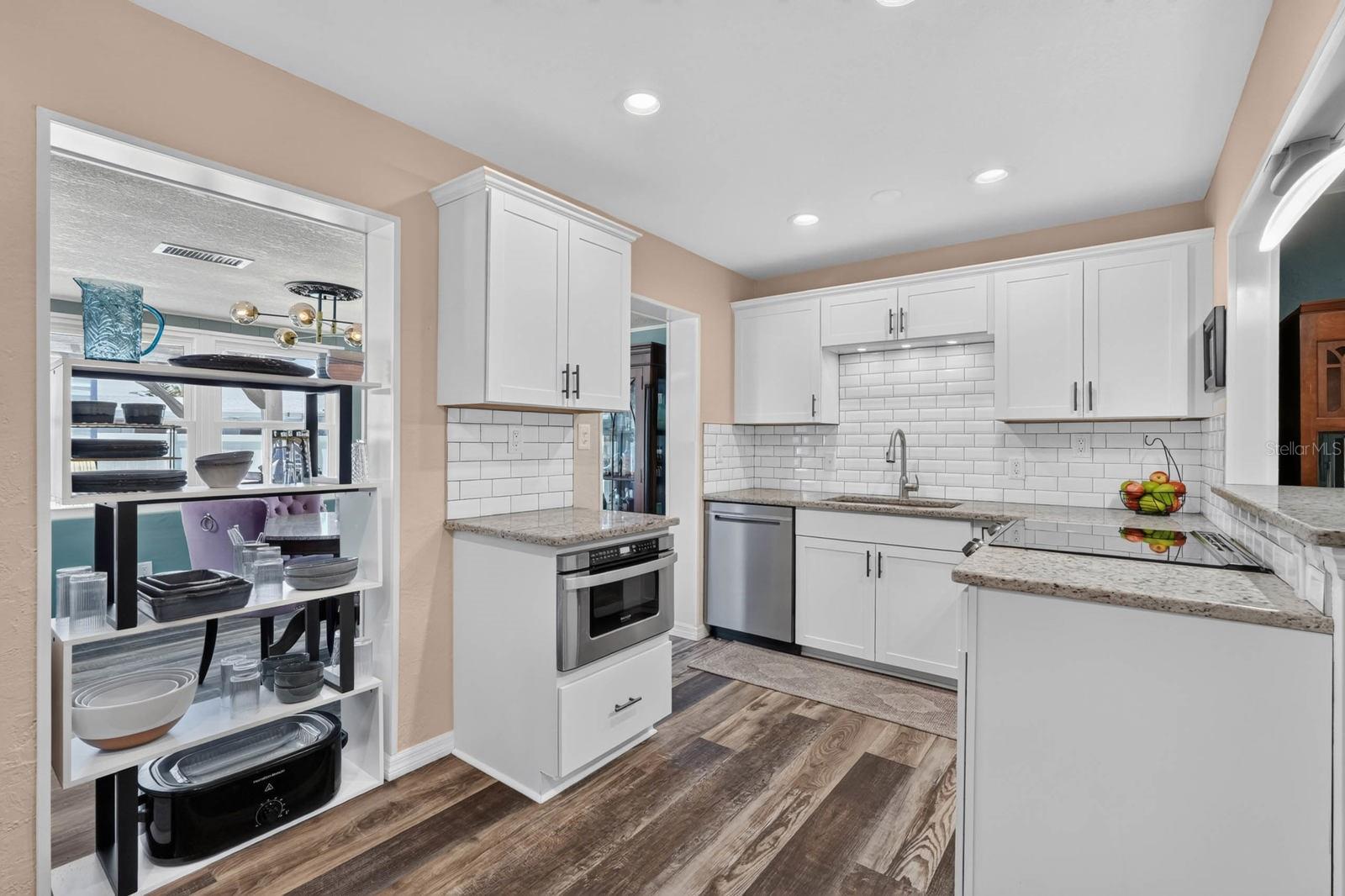 SUNNY SHORES - Residential