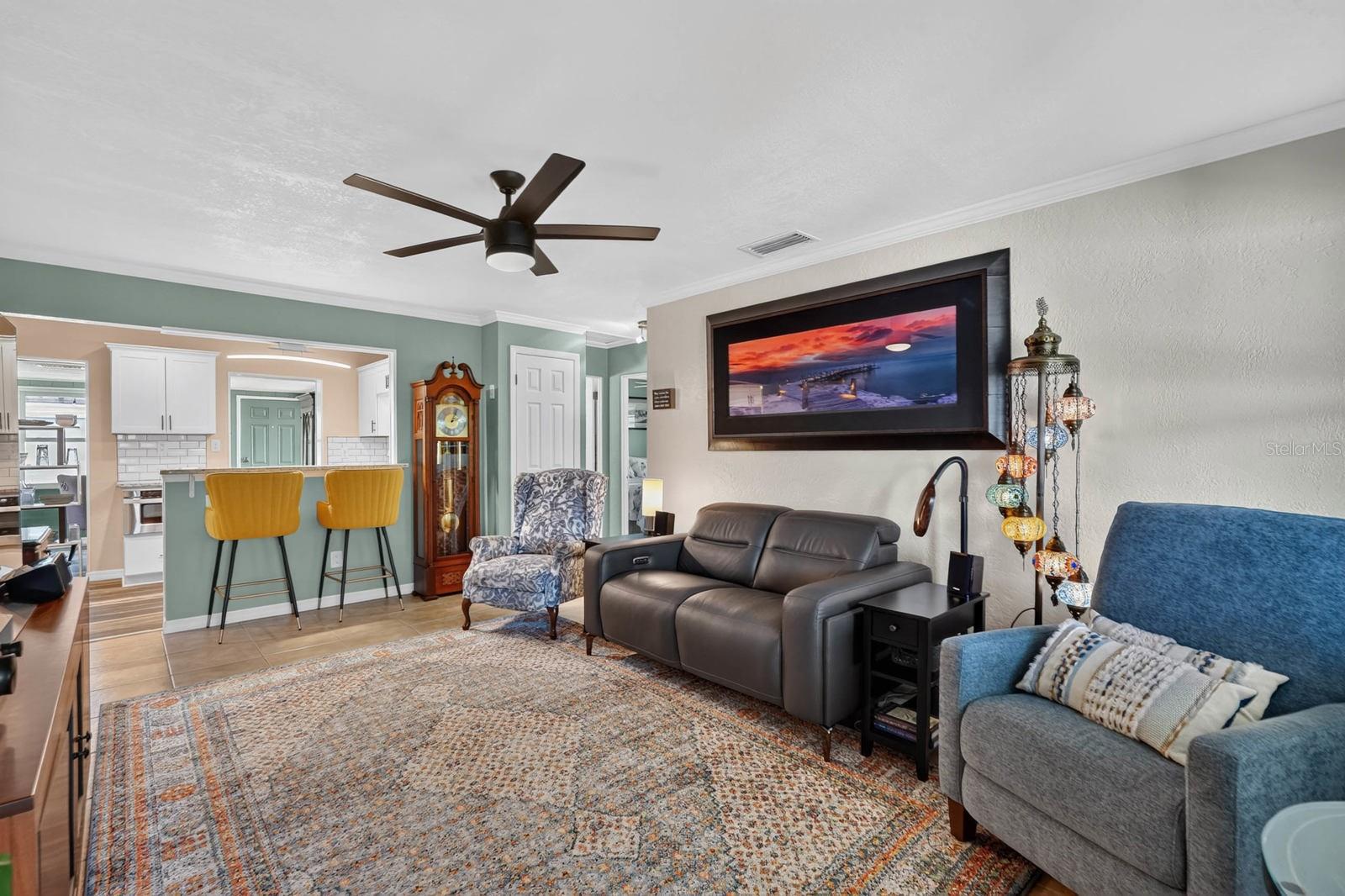 SUNNY SHORES - Residential