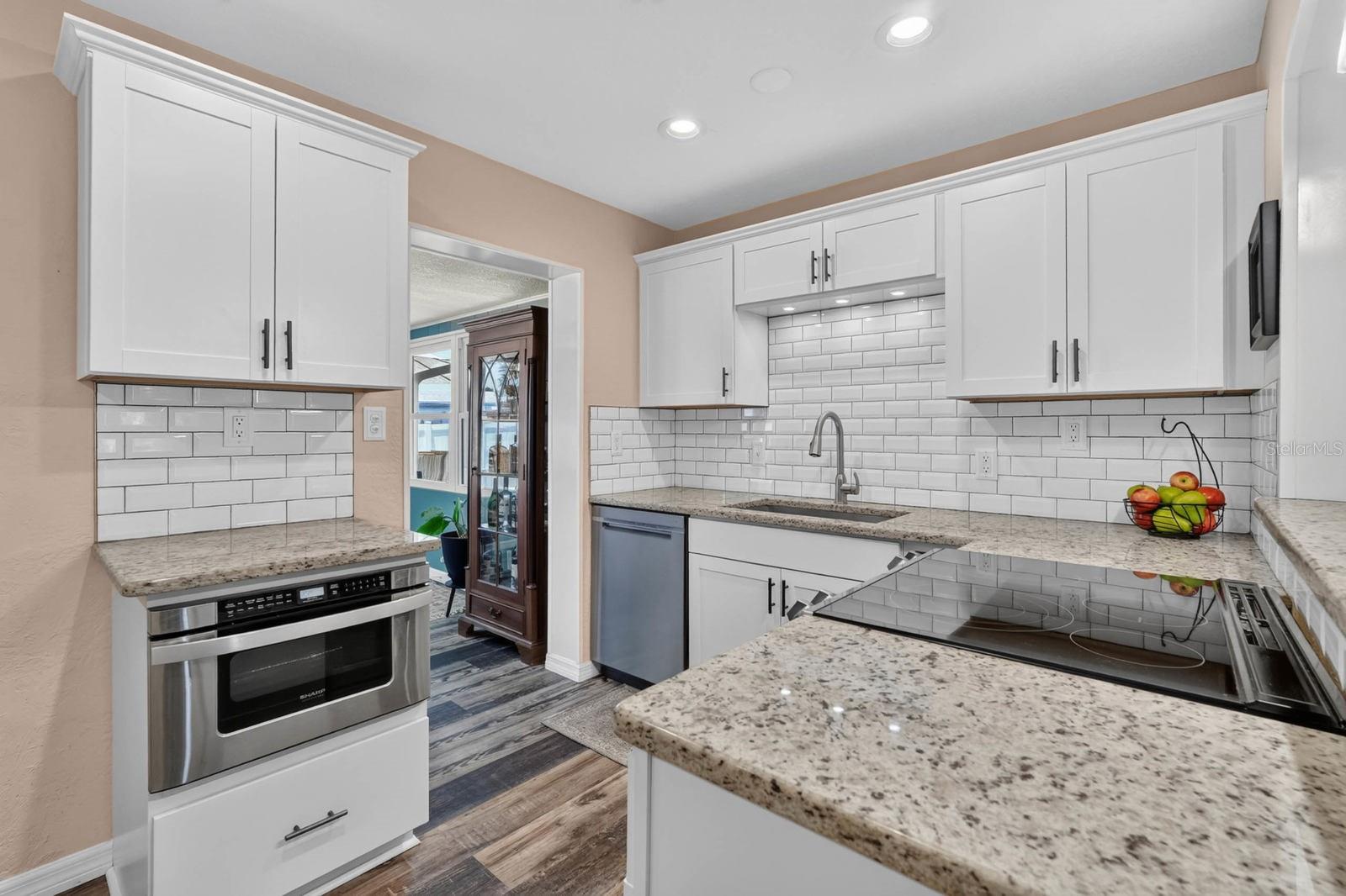 SUNNY SHORES - Residential