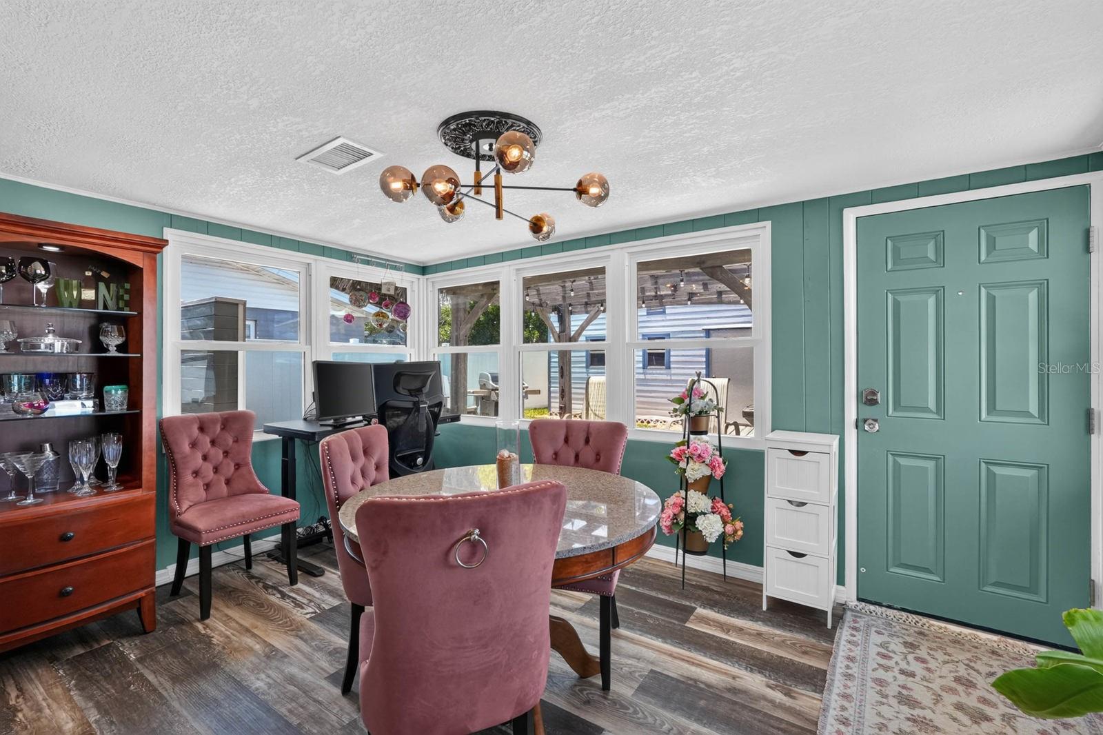 SUNNY SHORES - Residential