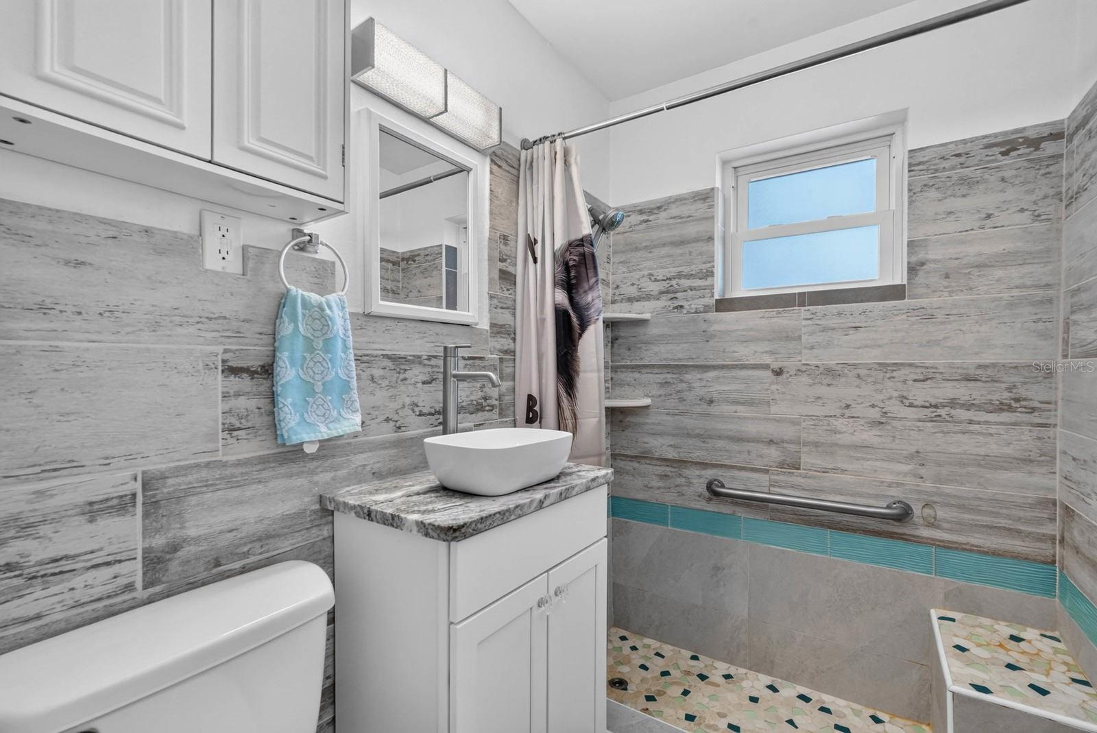 SUNNY SHORES - Residential