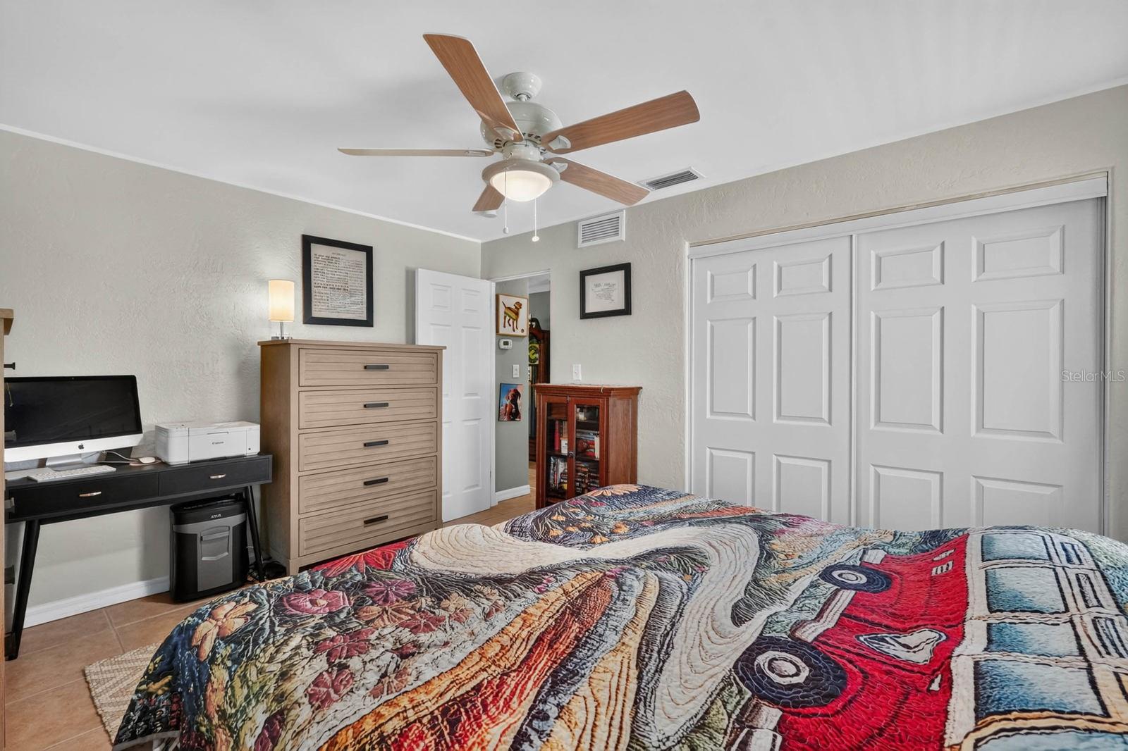 SUNNY SHORES - Residential