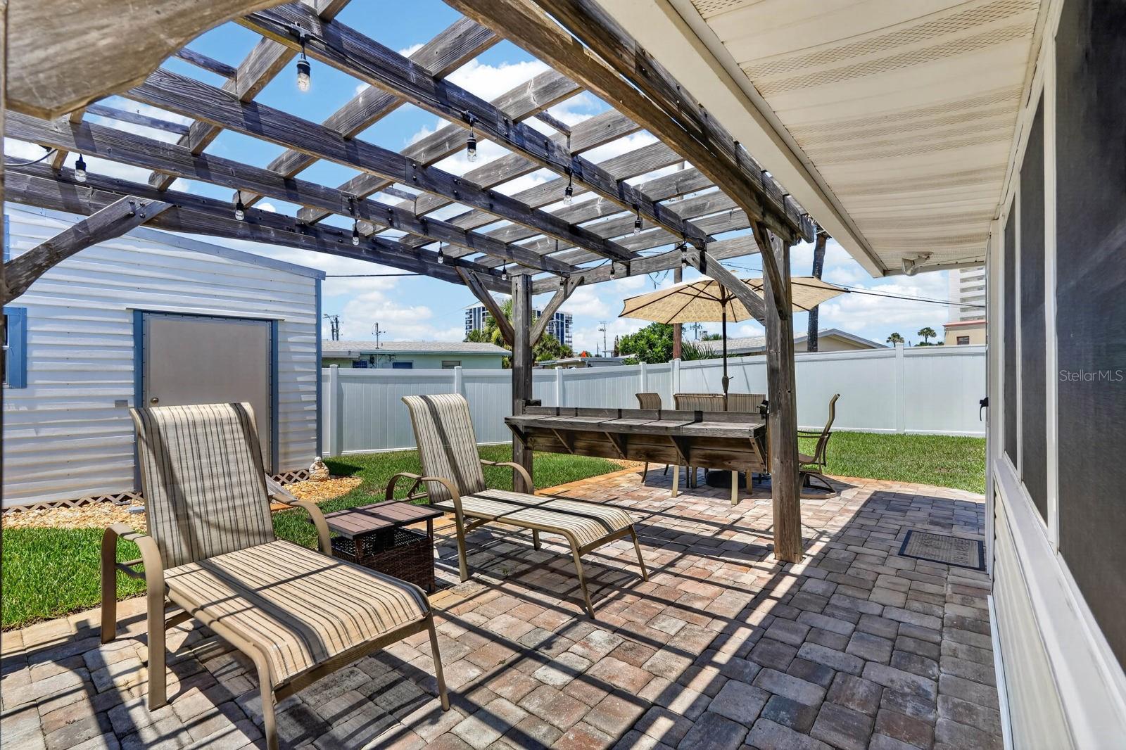 SUNNY SHORES - Residential