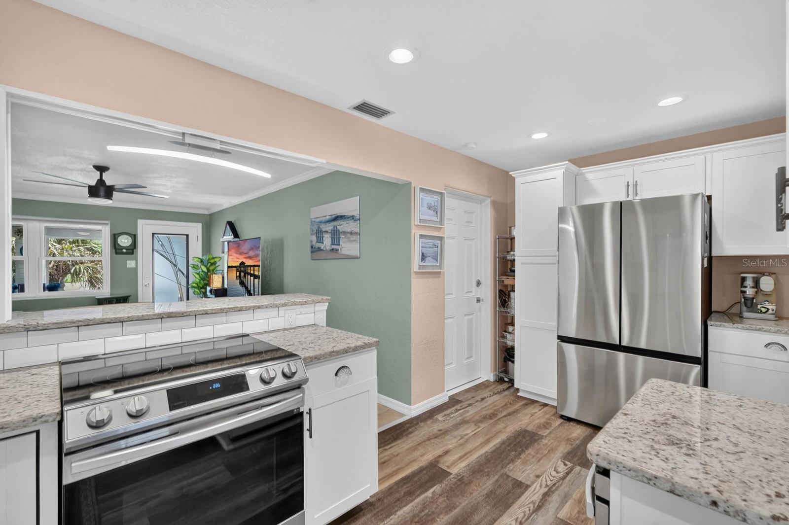 SUNNY SHORES - Residential