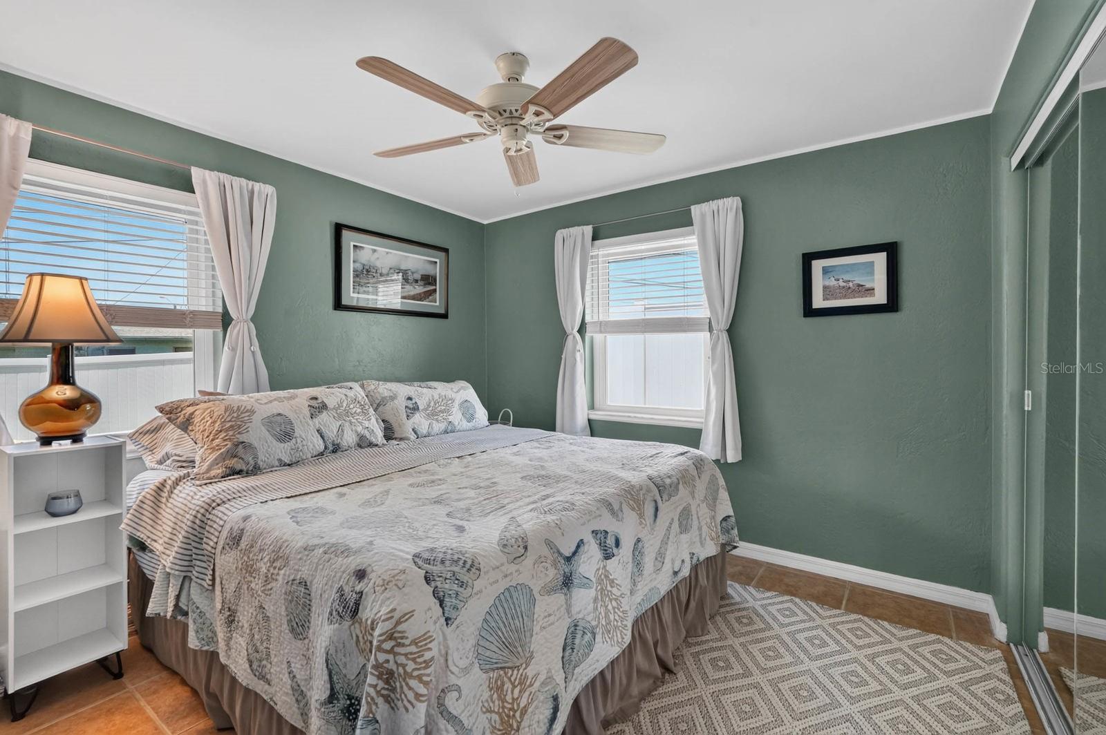 SUNNY SHORES - Residential