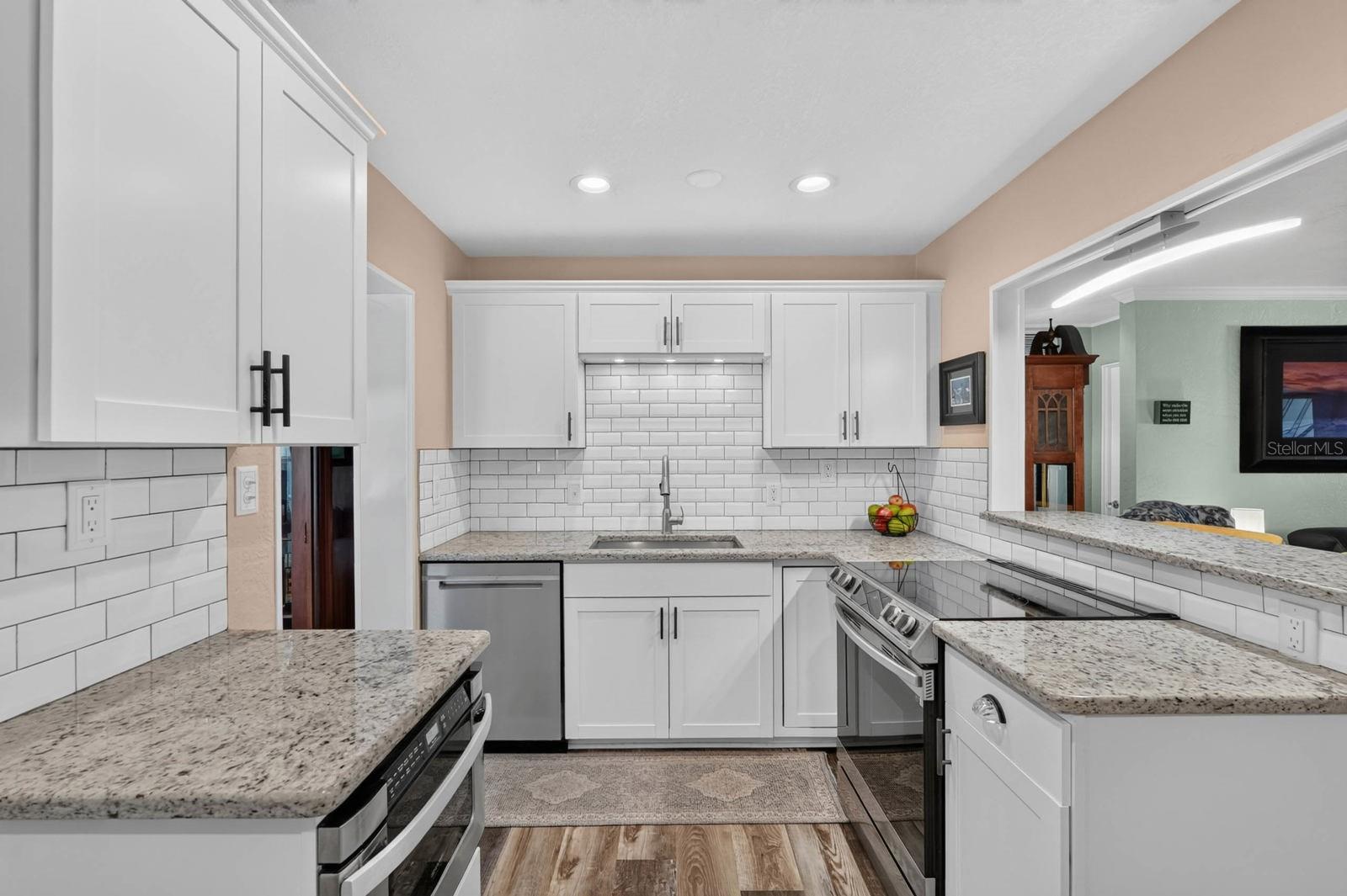 SUNNY SHORES - Residential
