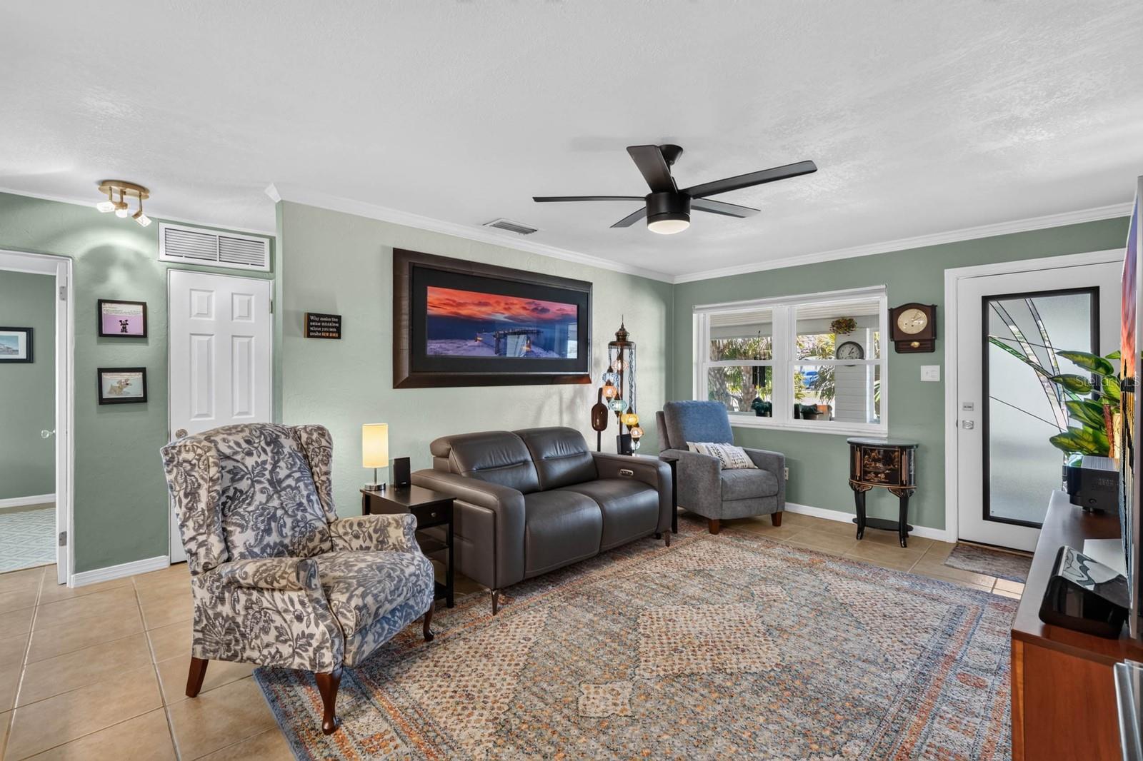 SUNNY SHORES - Residential
