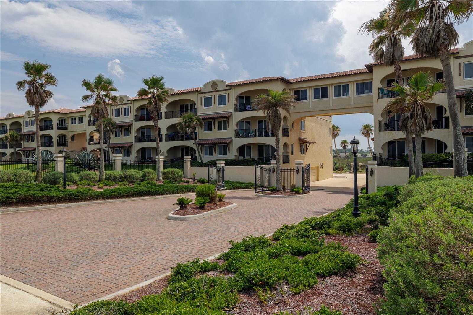 OCEANSIDE/BEVERLY BEACH CONDO - Residential