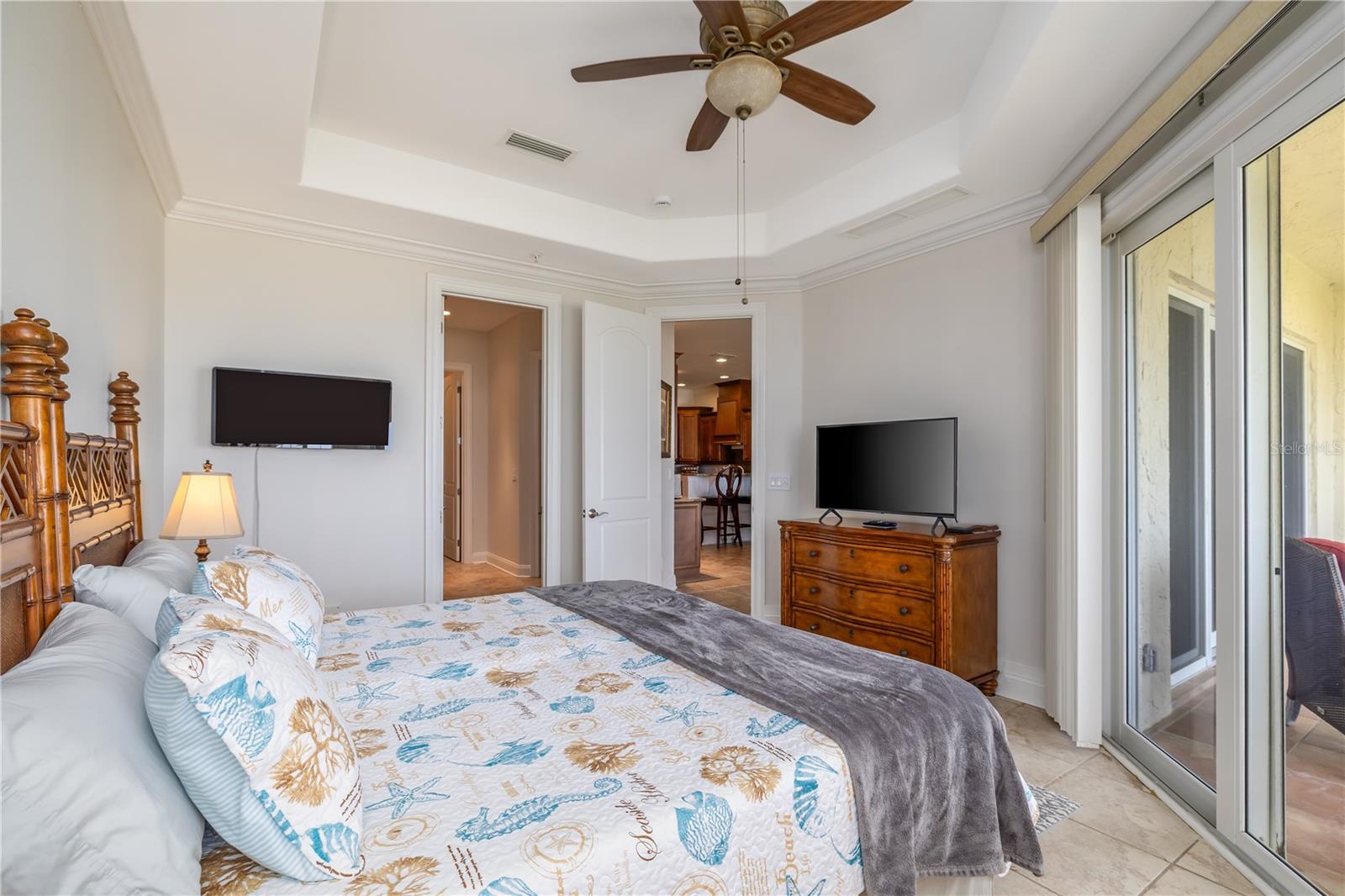 OCEANSIDE/BEVERLY BEACH CONDO - Residential