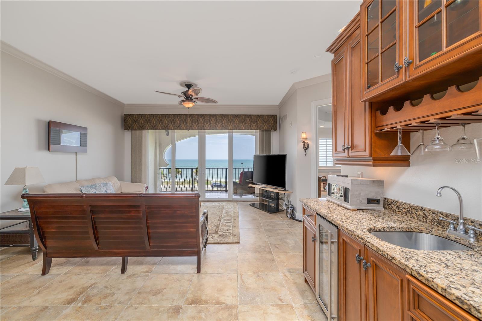 OCEANSIDE/BEVERLY BEACH CONDO - Residential