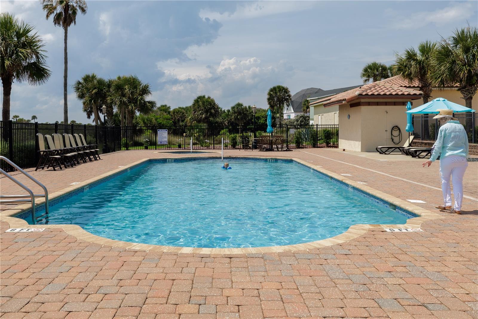 OCEANSIDE/BEVERLY BEACH CONDO - Residential