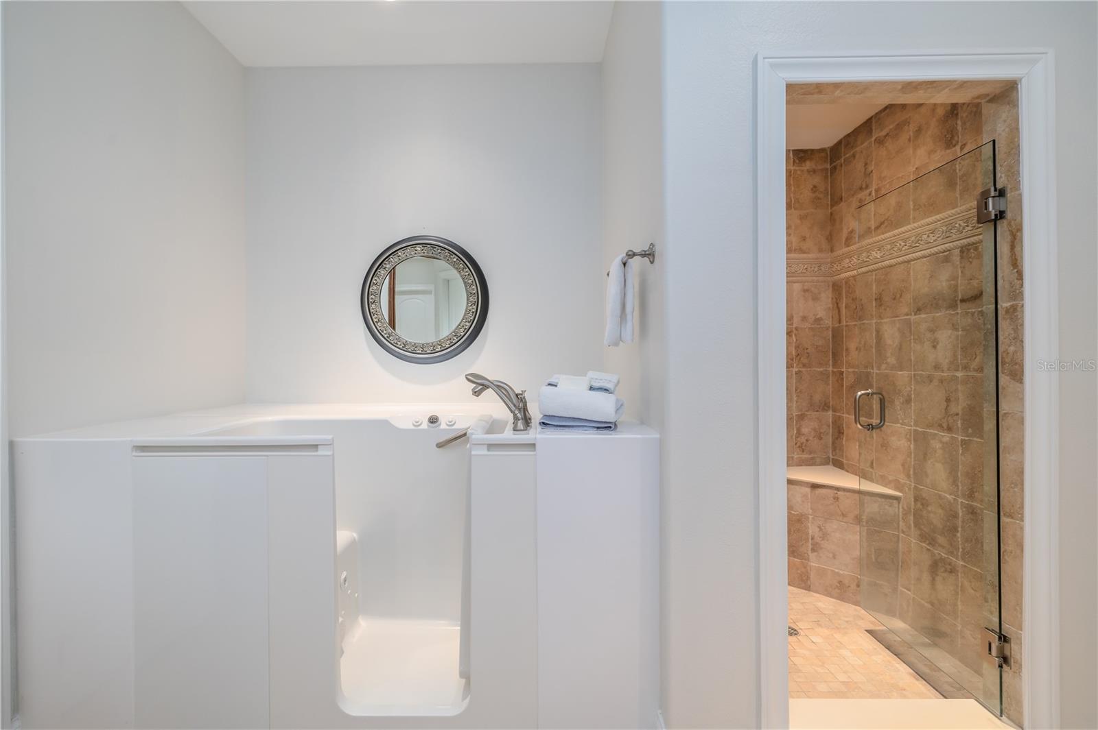OCEANSIDE/BEVERLY BEACH CONDO - Residential