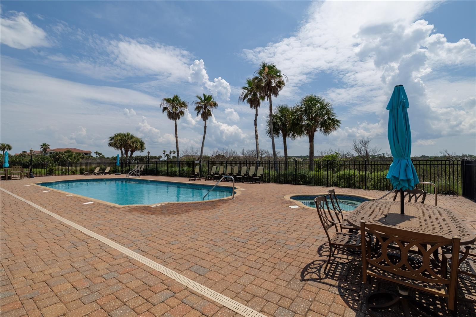 OCEANSIDE/BEVERLY BEACH CONDO - Residential