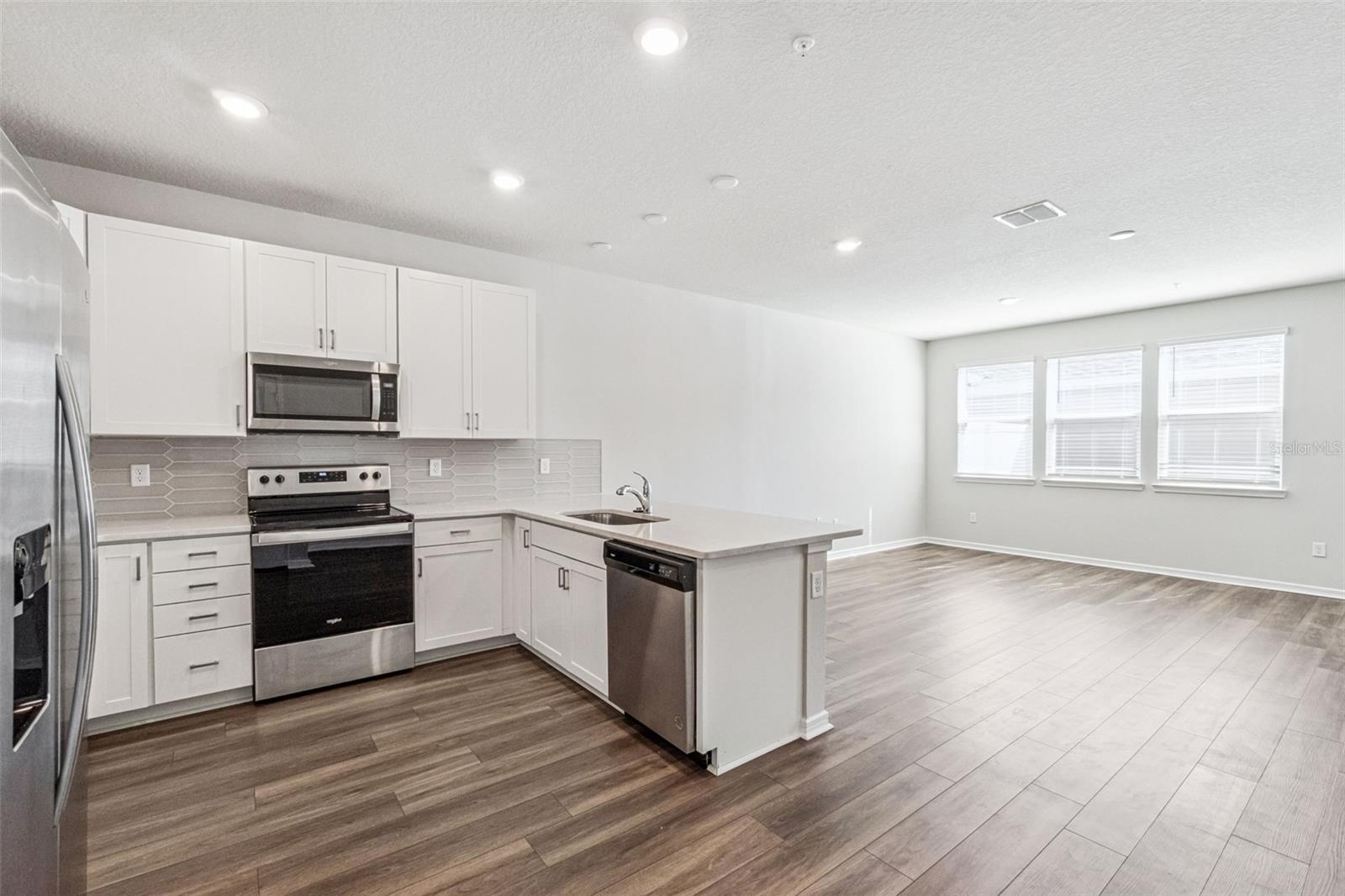 ISLES/LK NONA PH 3B - Residential