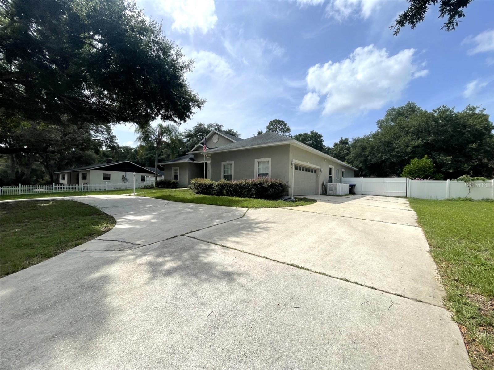 WEKIWA HILLS FIRST ADD - Residential