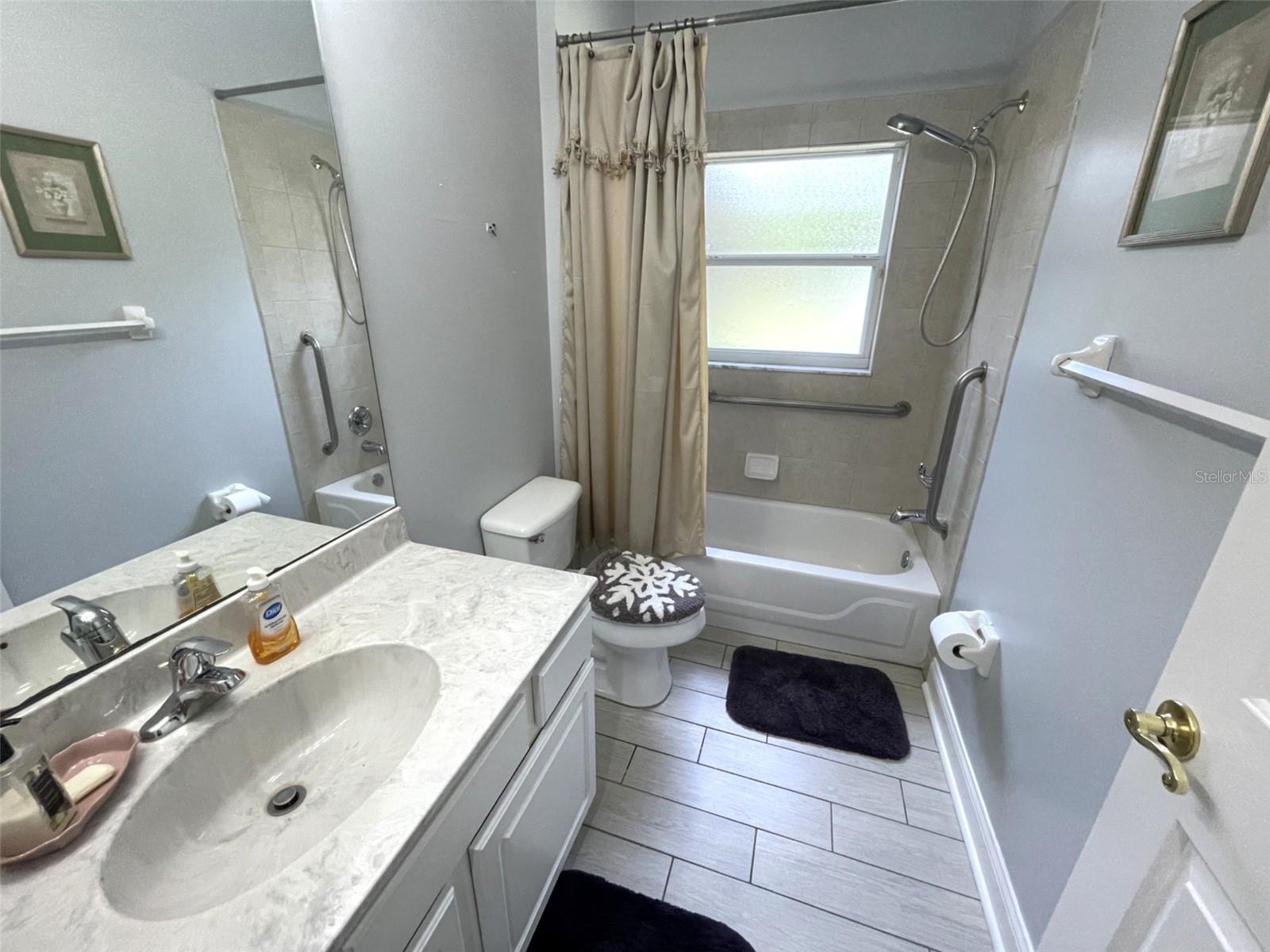 WEKIWA HILLS FIRST ADD - Residential