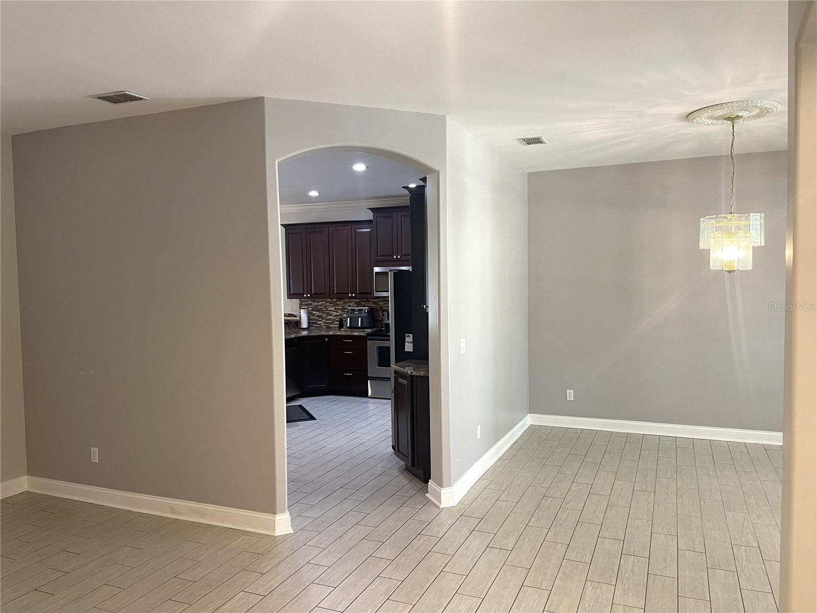 WEKIWA HILLS FIRST ADD - Residential