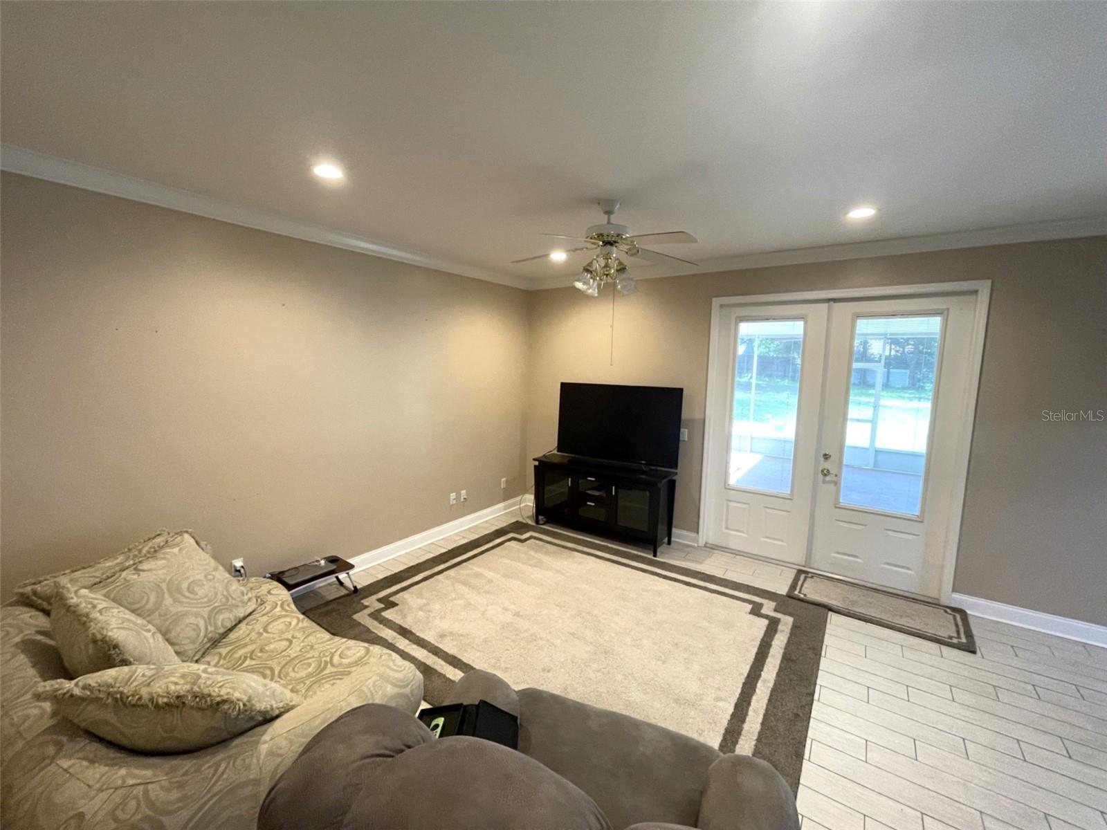 WEKIWA HILLS FIRST ADD - Residential