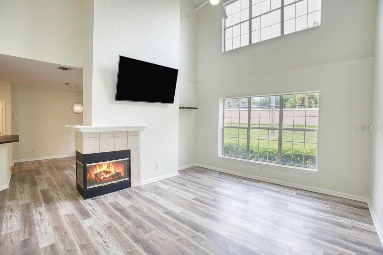 PHILLIPS BAY CONDO PH 02 OR 5723/2465 - Residential Lease