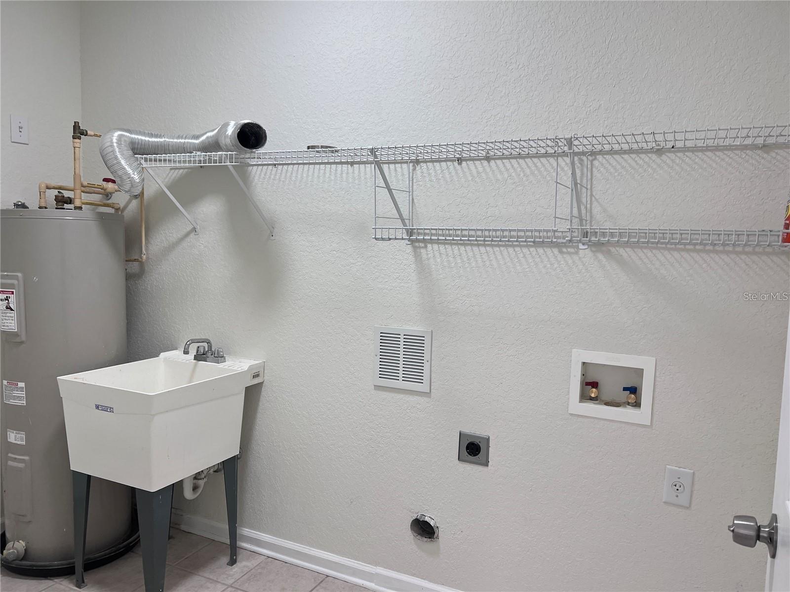 PHILLIPS BAY CONDO PH 02 OR 5723/2465 - Residential Lease