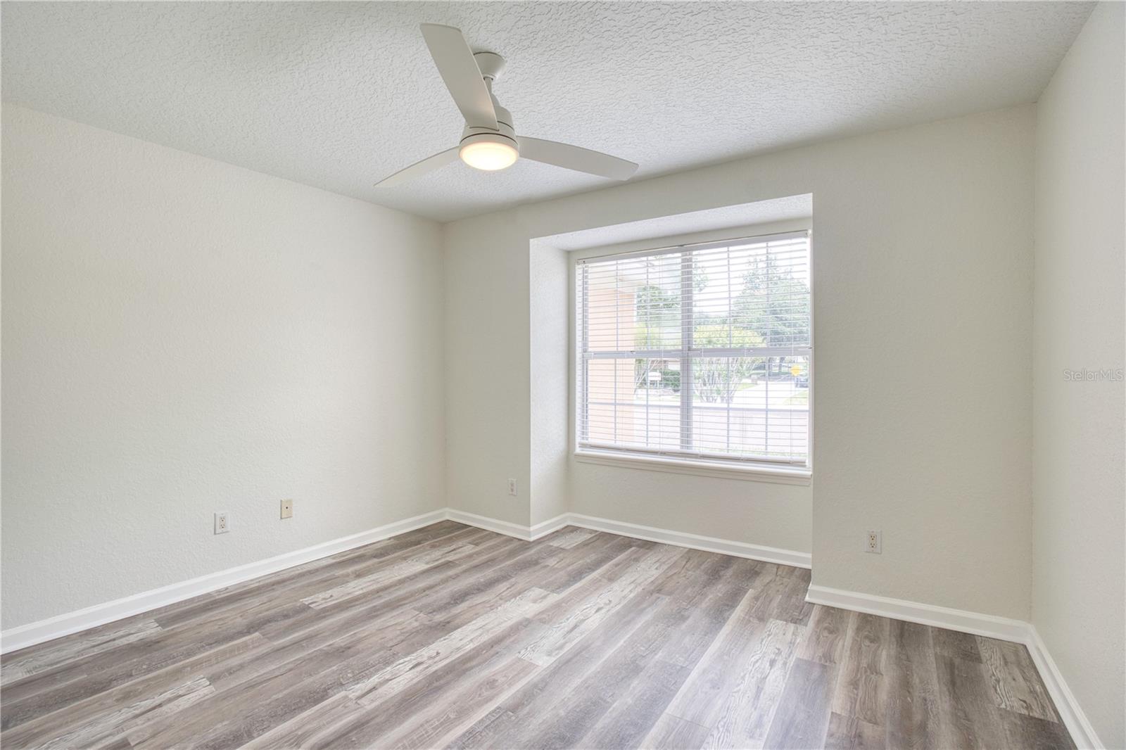 PHILLIPS BAY CONDO PH 02 OR 5723/2465 - Residential Lease