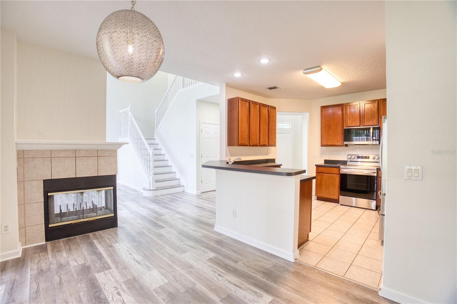 PHILLIPS BAY CONDO PH 02 OR 5723/2465 - Residential Lease