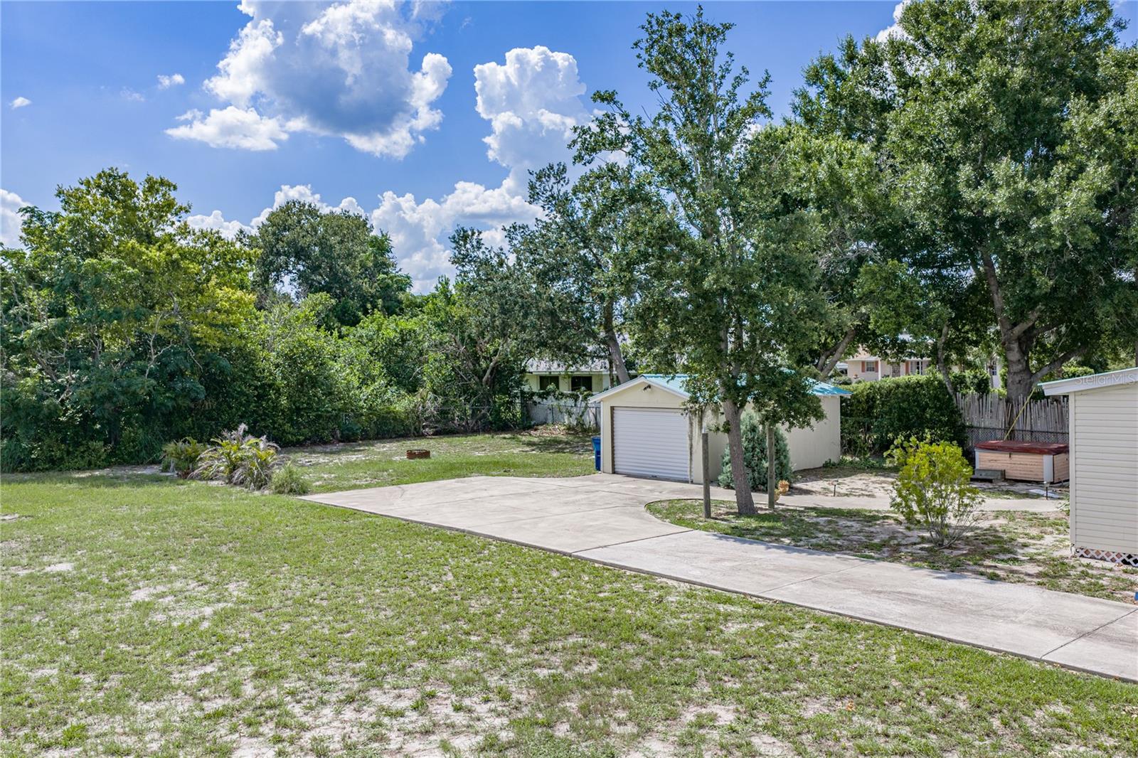 LAKE JACKSON BLVD SUB - Residential