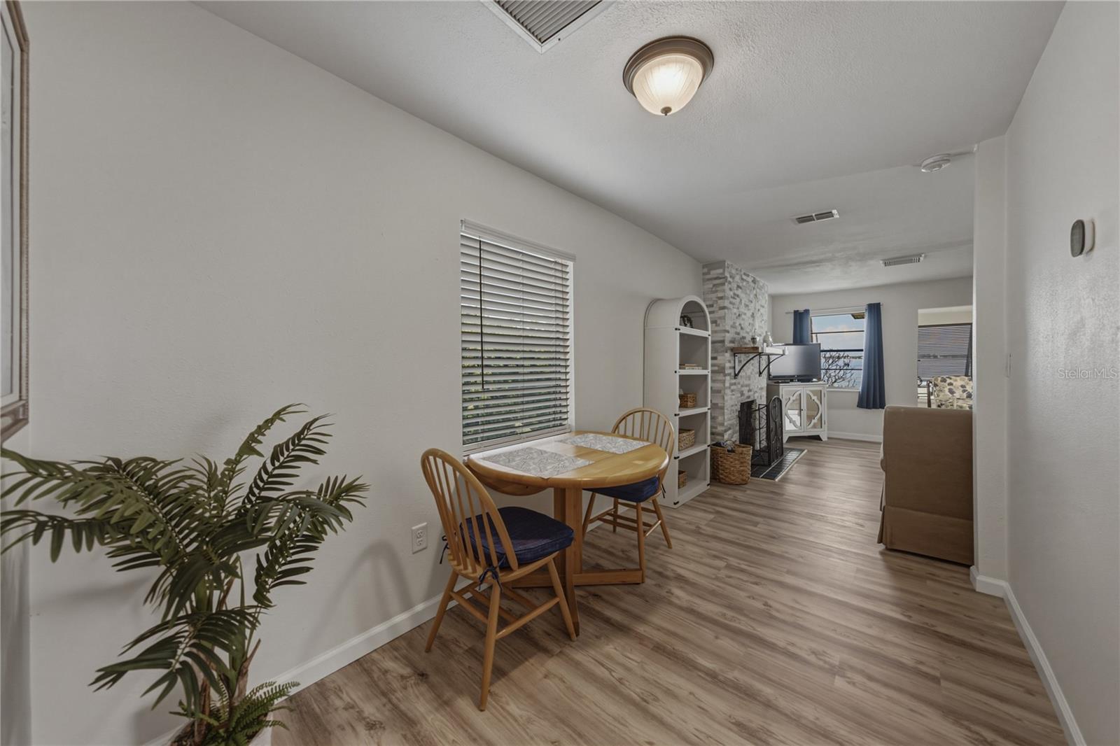 LAKE JACKSON BLVD SUB - Residential