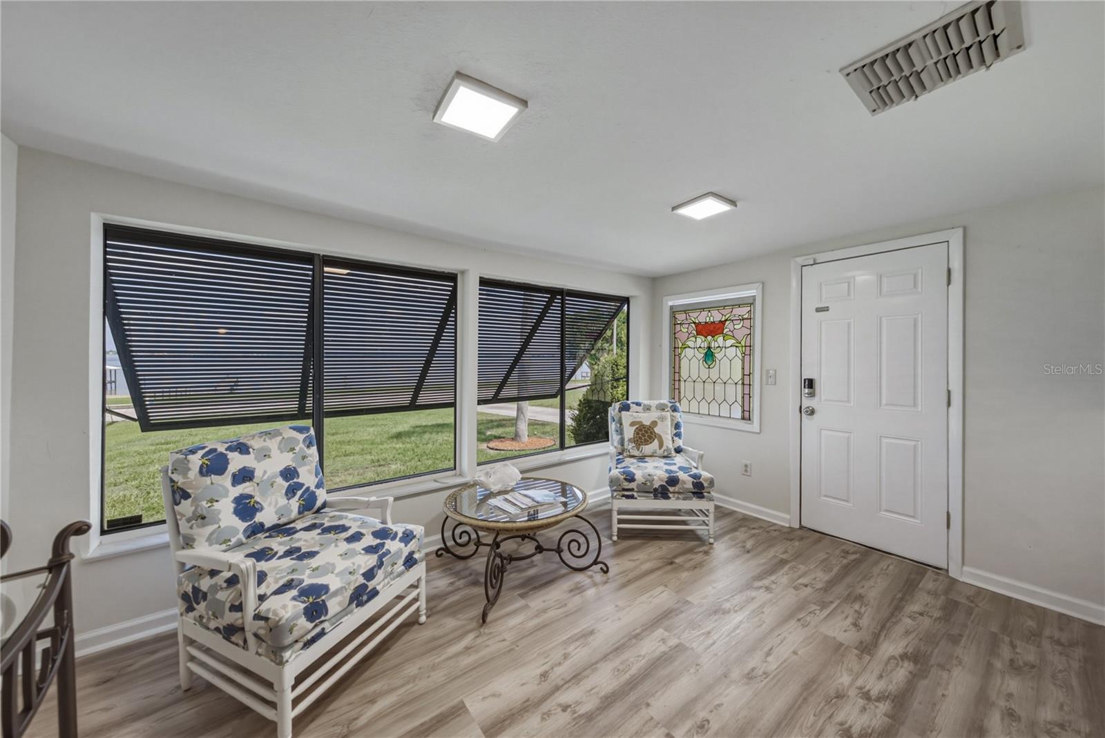 LAKE JACKSON BLVD SUB - Residential