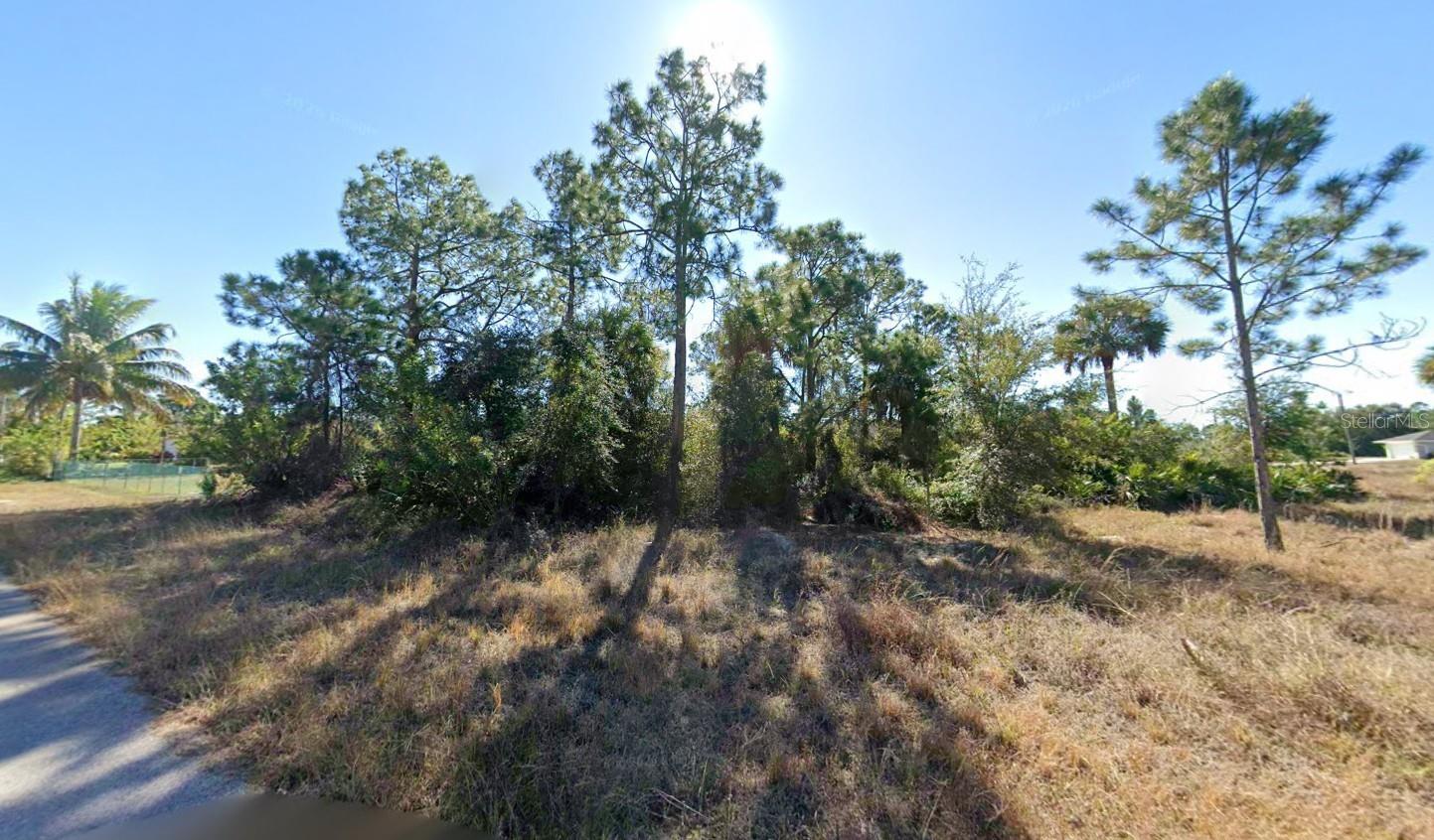 LEHIGH ACRES - Land
