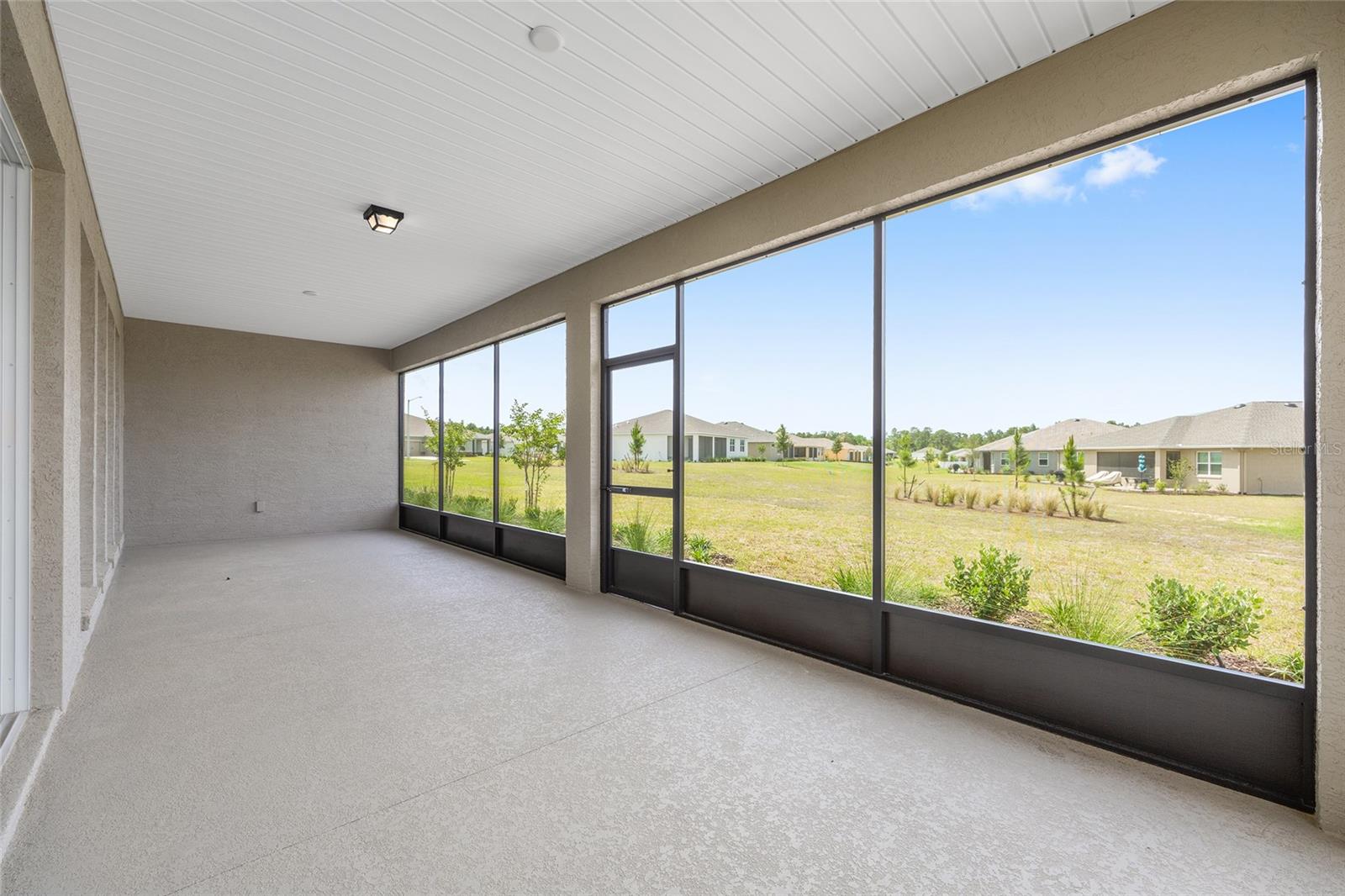 ON TOP OF THE WORLD - Residential