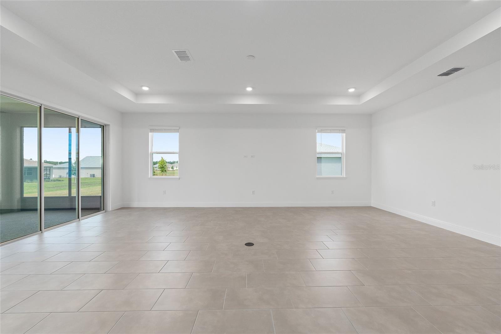 ON TOP OF THE WORLD - Residential