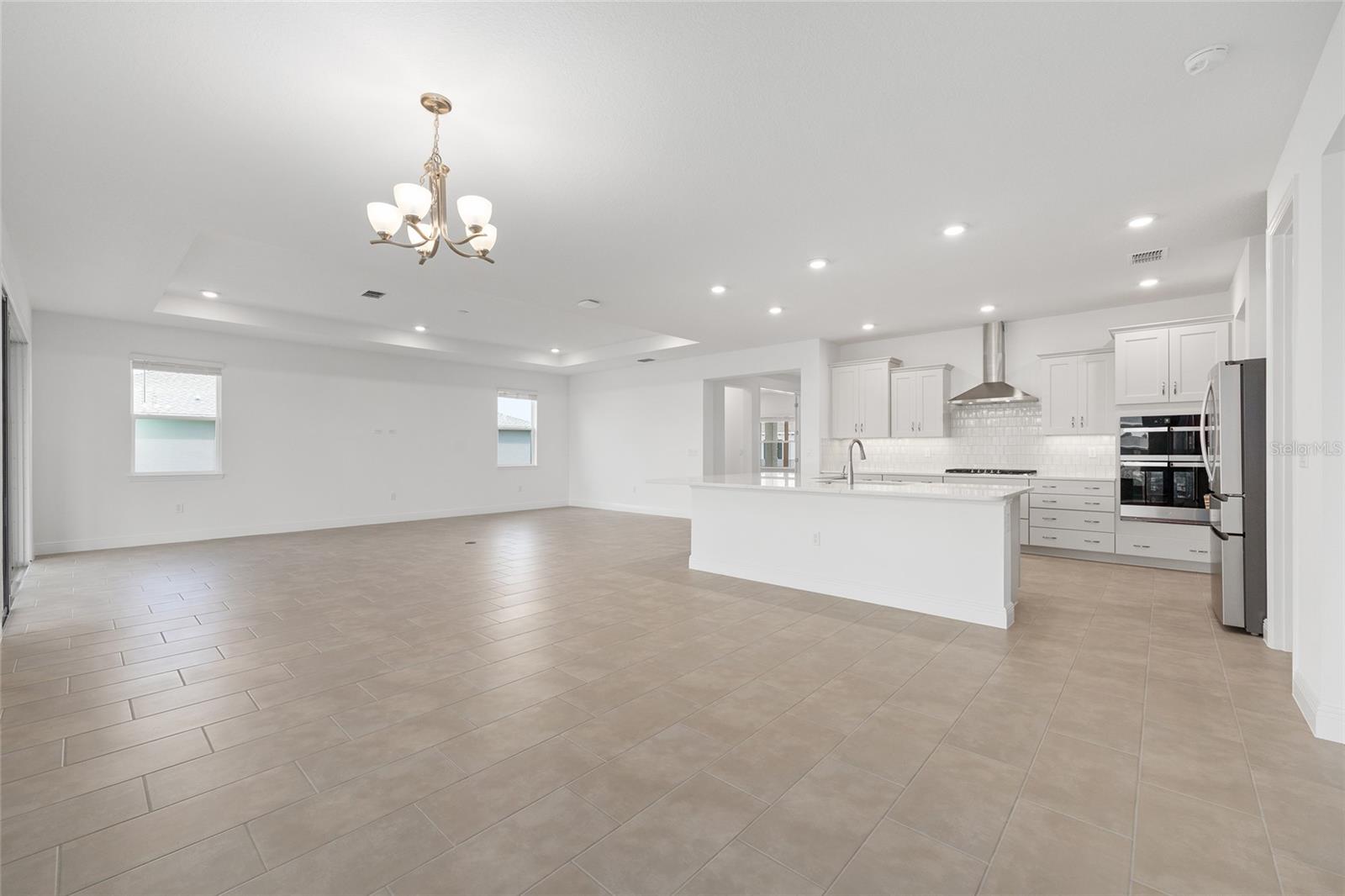 ON TOP OF THE WORLD - Residential