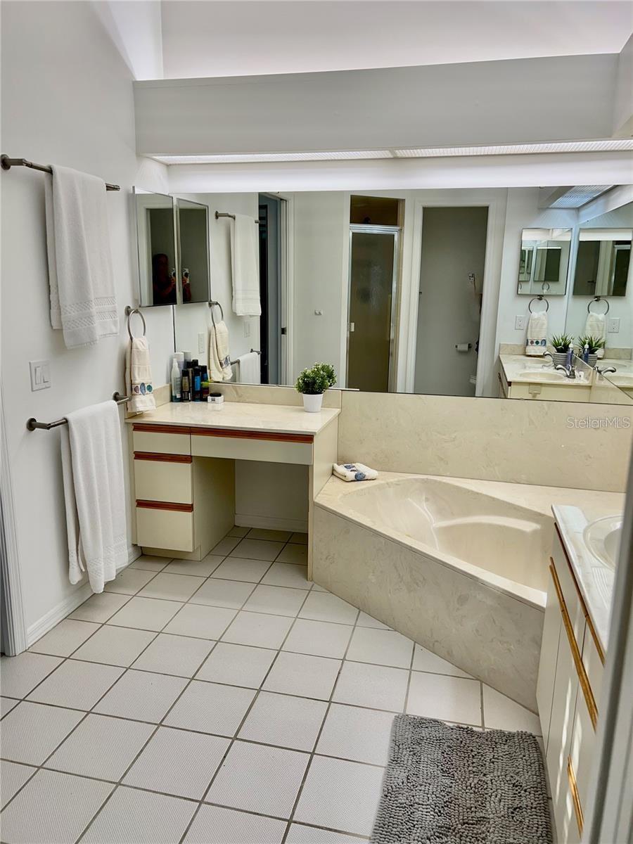 WOODLAKE VILLAS AT PALM-AIRE VI,VII&XI - Residential Lease