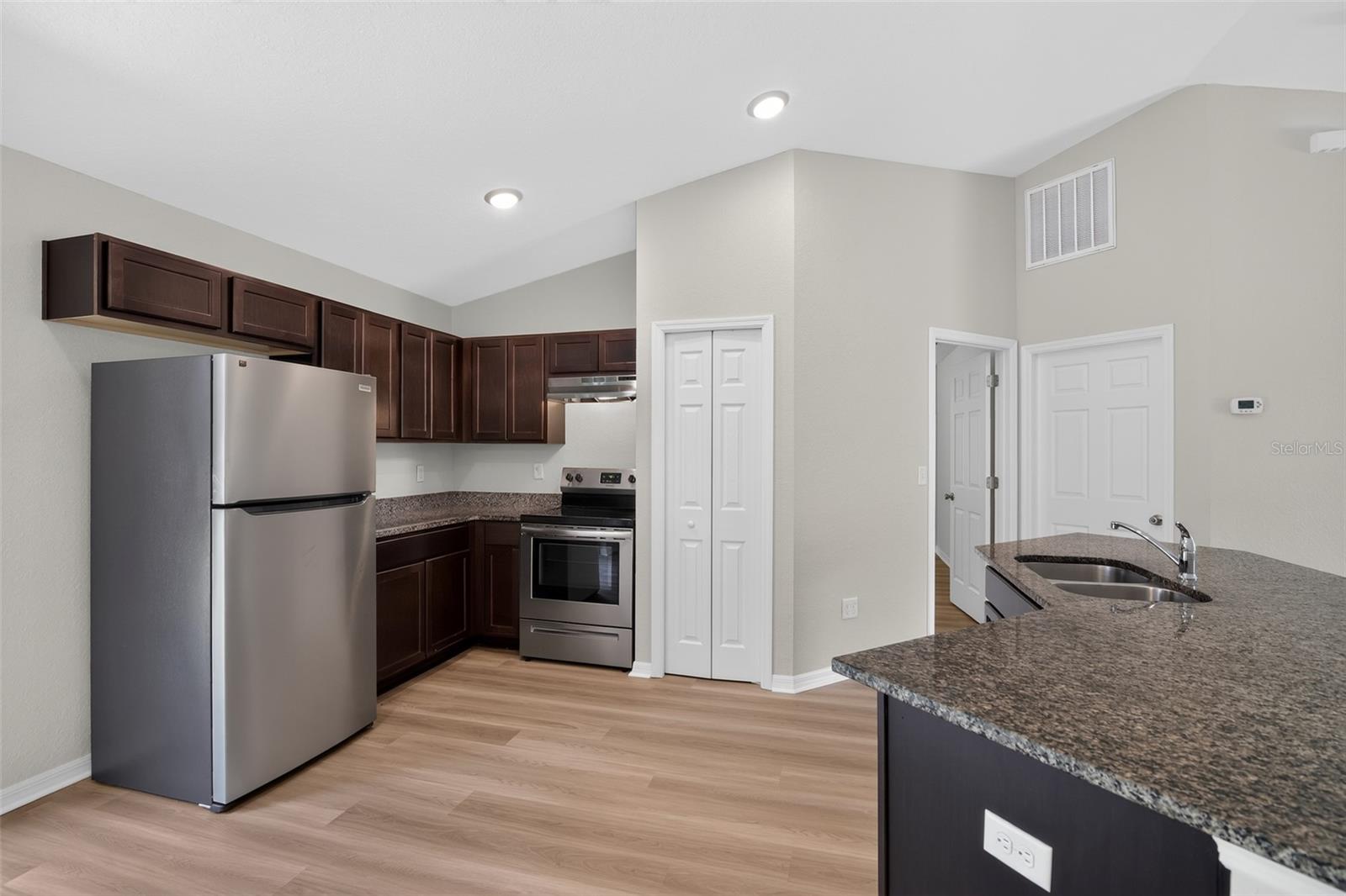 SILVER SPGS SHORES 16 - Residential