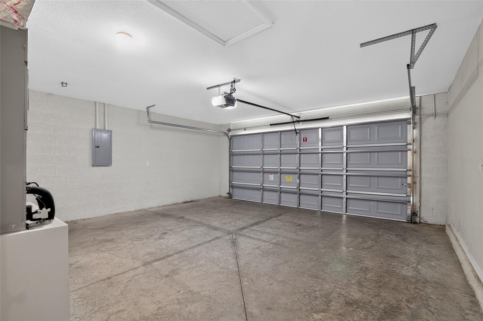 SILVER SPGS SHORES 16 - Residential