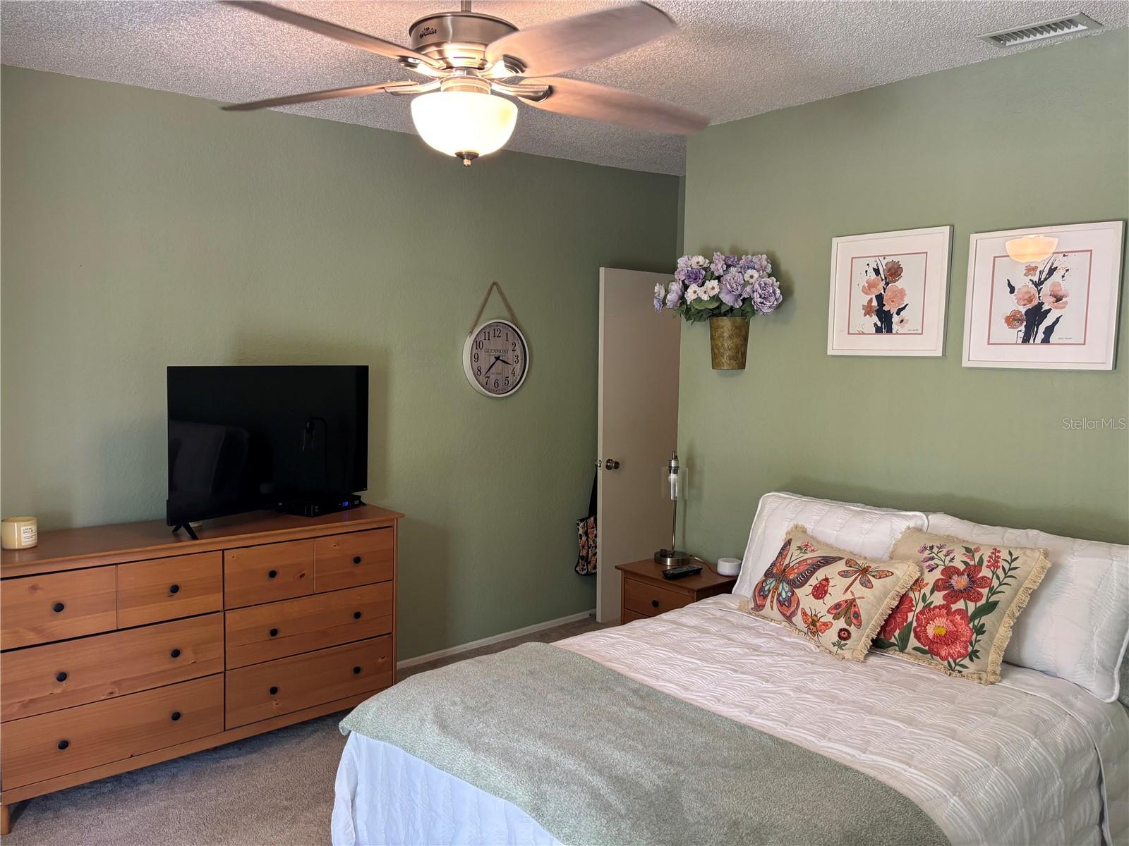 LAKE FOREST CONDO - Residential