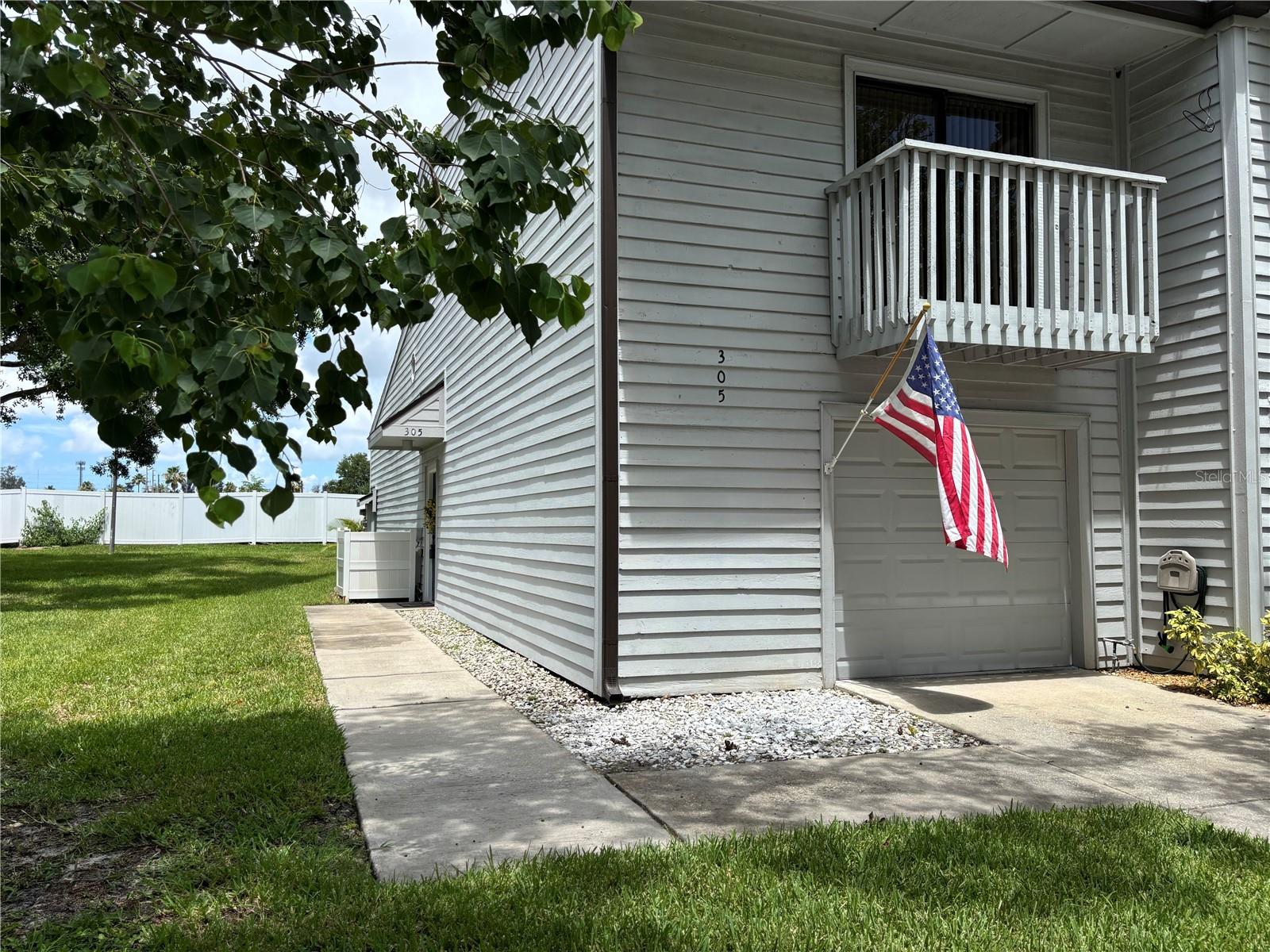 LAKE FOREST CONDO - Residential