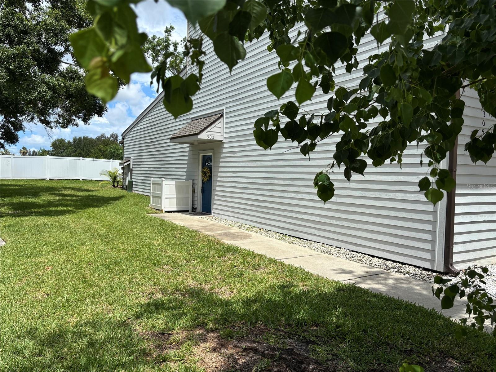 LAKE FOREST CONDO - Residential