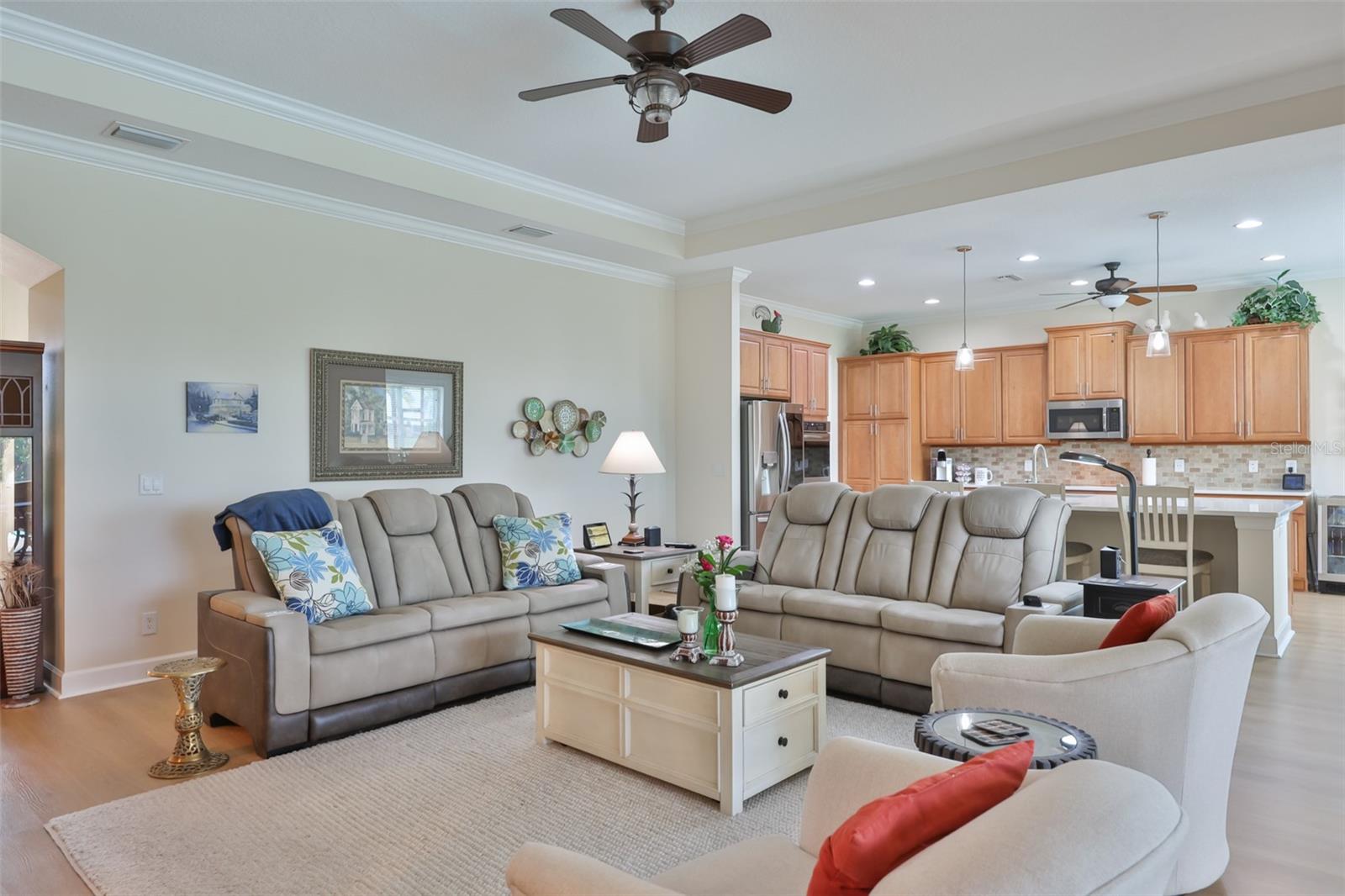 SUN CITY CENTER UN 274 & 275 - Residential
