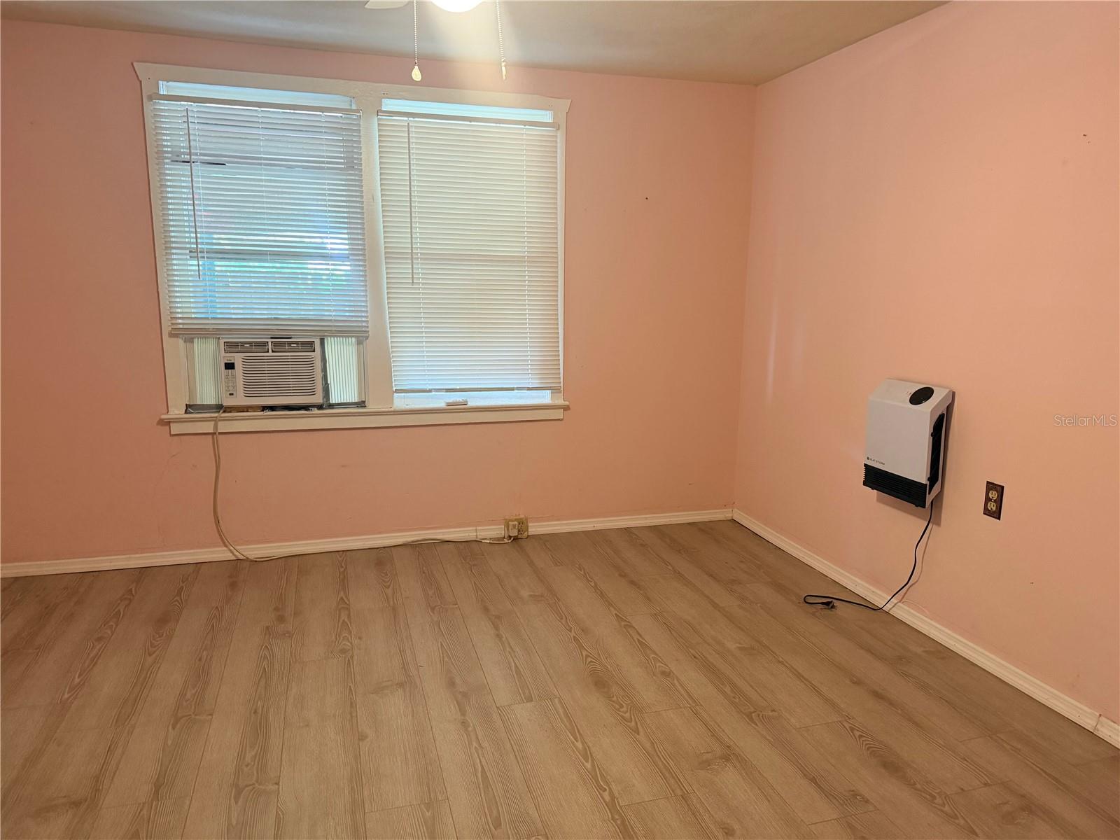 POS RESUB OF LT 8 BLK L - Residential
