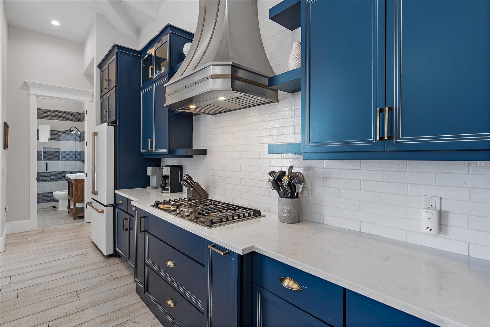 SAINT ARMANDS DIV JOHN RINGLING ESTATES - Residential
