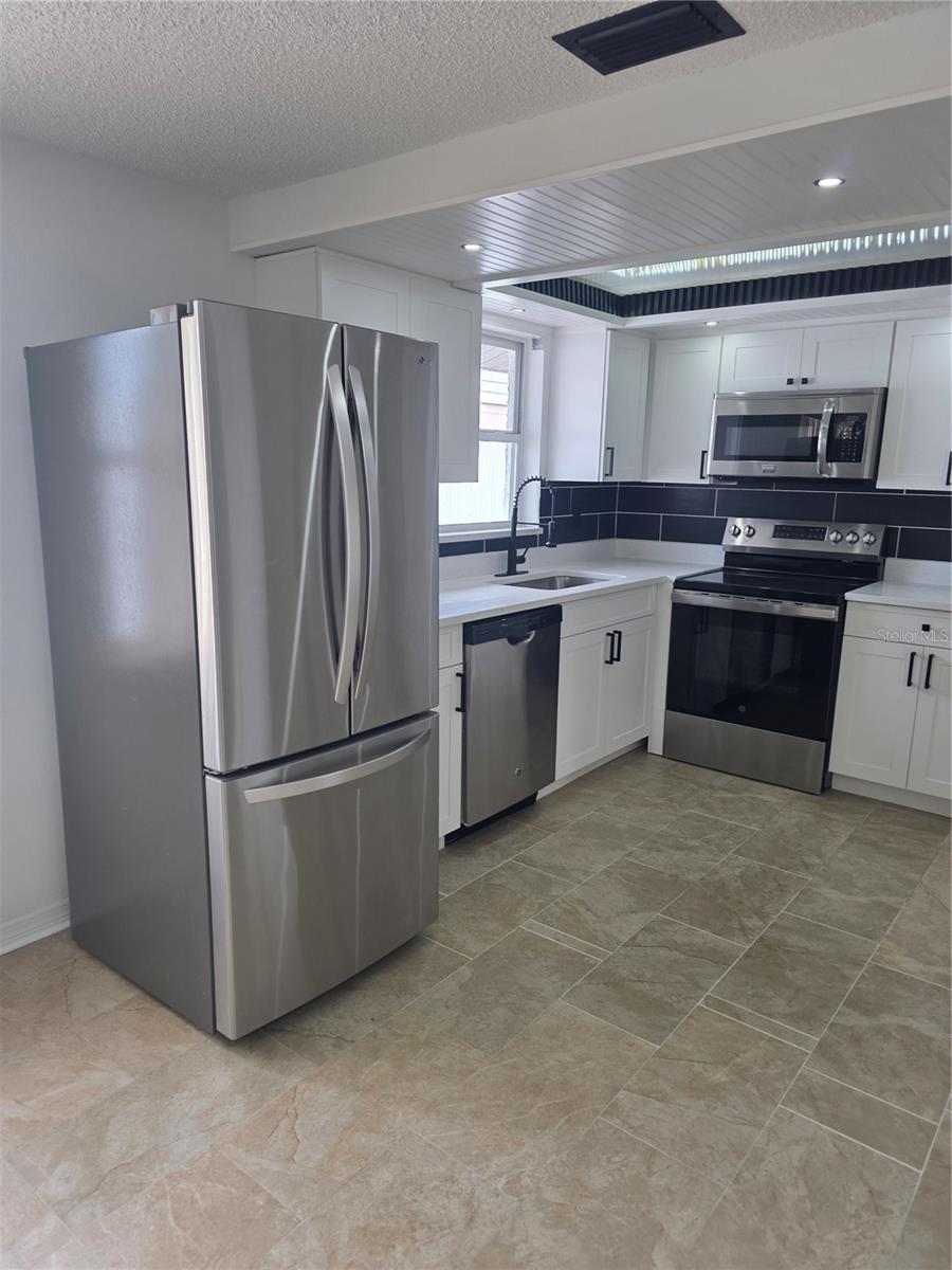 EMBASSY HILLS - Residential