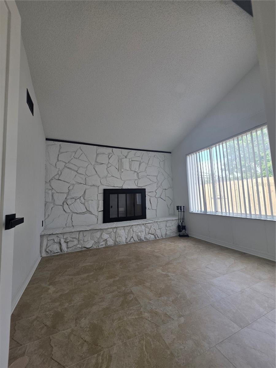 EMBASSY HILLS - Residential