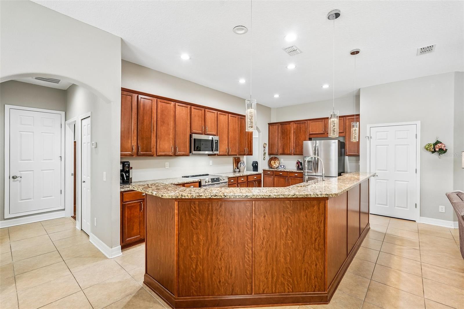 LAKESIDE PRESERVE - Residential